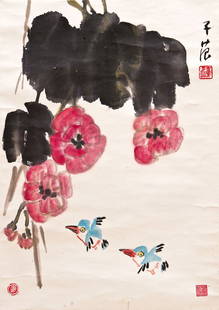 Cui Zifan: Cui Zifan China, 1915-2011 Hängerolle. Tusche und Farbe auf Papier. Pflanze mit großen roten Blüten sowie zwei Vögeln. Rechts oben Schriftzeichen sowie ein Siegel; zwei weitere Siegel links und re