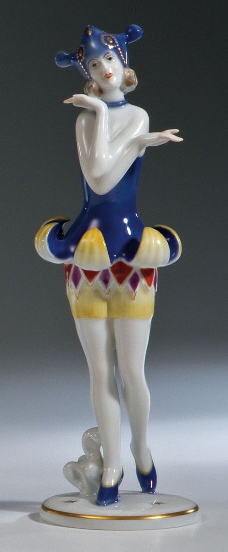 ''Lotosblume'': 'Lotosblume'' ''Lotosblume'' Dorothea Charol (Entwurf) um 1926, Rosenthal (Ausführung), um 1930 Auf Rundsockel stehende Tänzerin. Staffiert in farbiger Auf- und Unterglasurmalerei und Gold. Rechte H