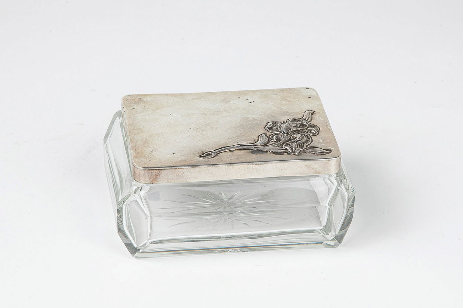 Glass jar with silver lid (1 of 1)