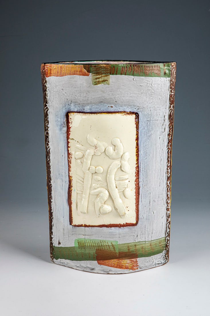 Vase object (1 of 2)