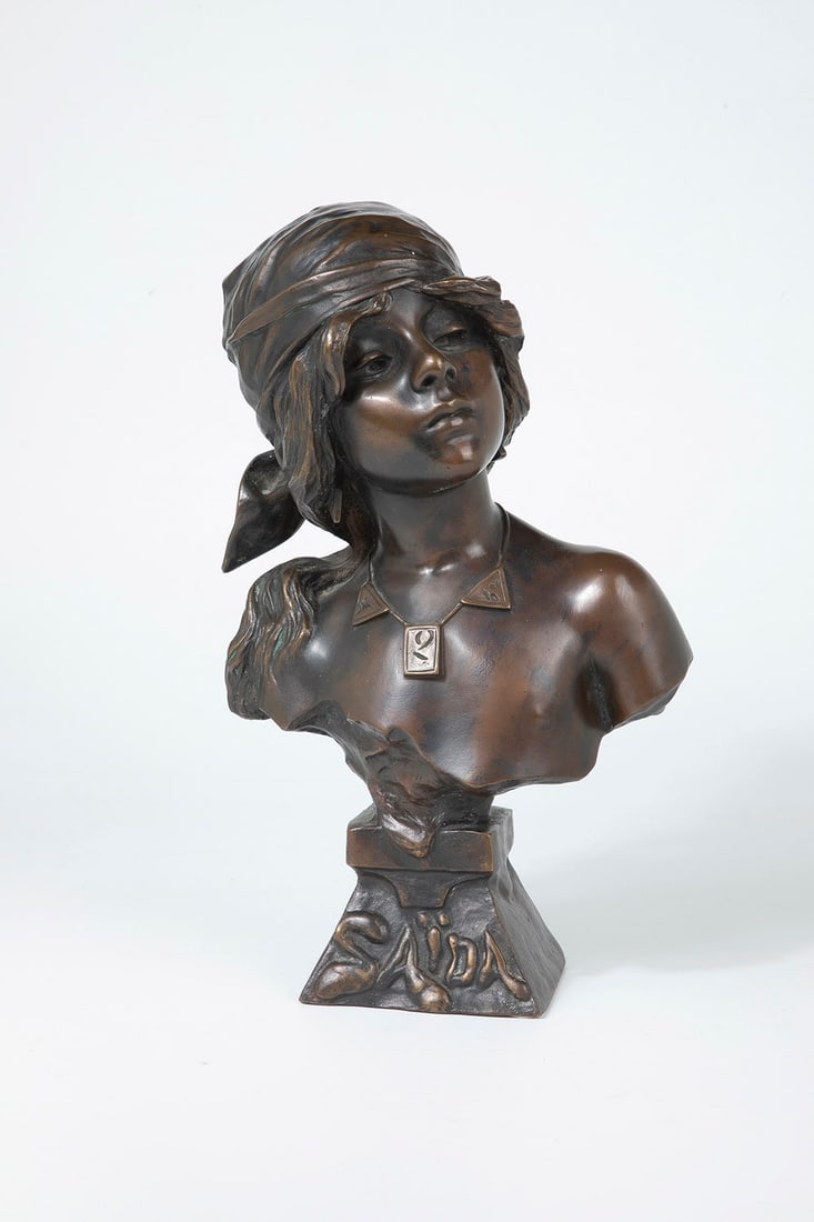 Emmanuel Villanis: Emmanuel Villanis 1858 Lille - 1914 Paris Bronze, patinated. Mounted on a rectangular pedestal tapering upwards, a bust of a woman with the embossed title ''Saida''. Stamped on the reverse: ''Sociét�