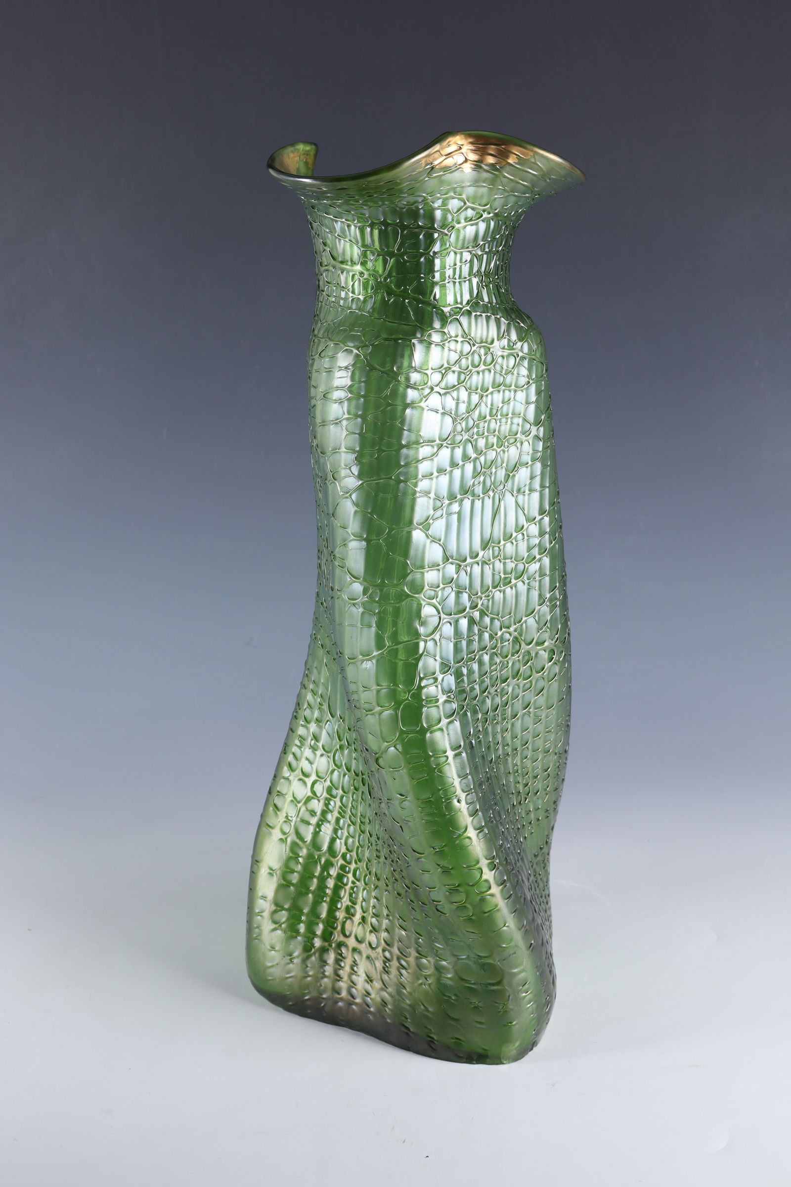 Vase ''Crete Chiné'': Vase ''Creta Chiné'' Loetz Wwe., Klostermühle, c. 1896 Colourless, vertically optically ribbed and green underlaid glass, wound with plastic net of colourless threads. Three-foil wall, diagonally tu