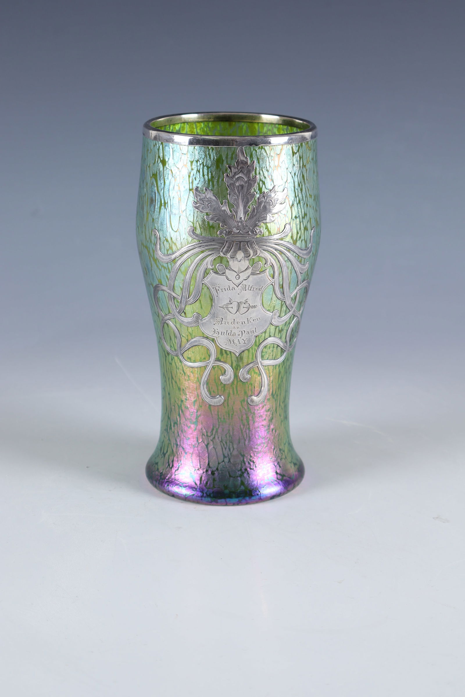 Vase ''creta Papillon'' with galvanized fine silver decoration: Vase ''creta Papillon'' with galvanised fine silver decoration Loetz Wwe., Klostermühle, c. 1900 Light green glass with silver-yellow crumb melting. Matt iridescent. Galvanised fine silver decoration