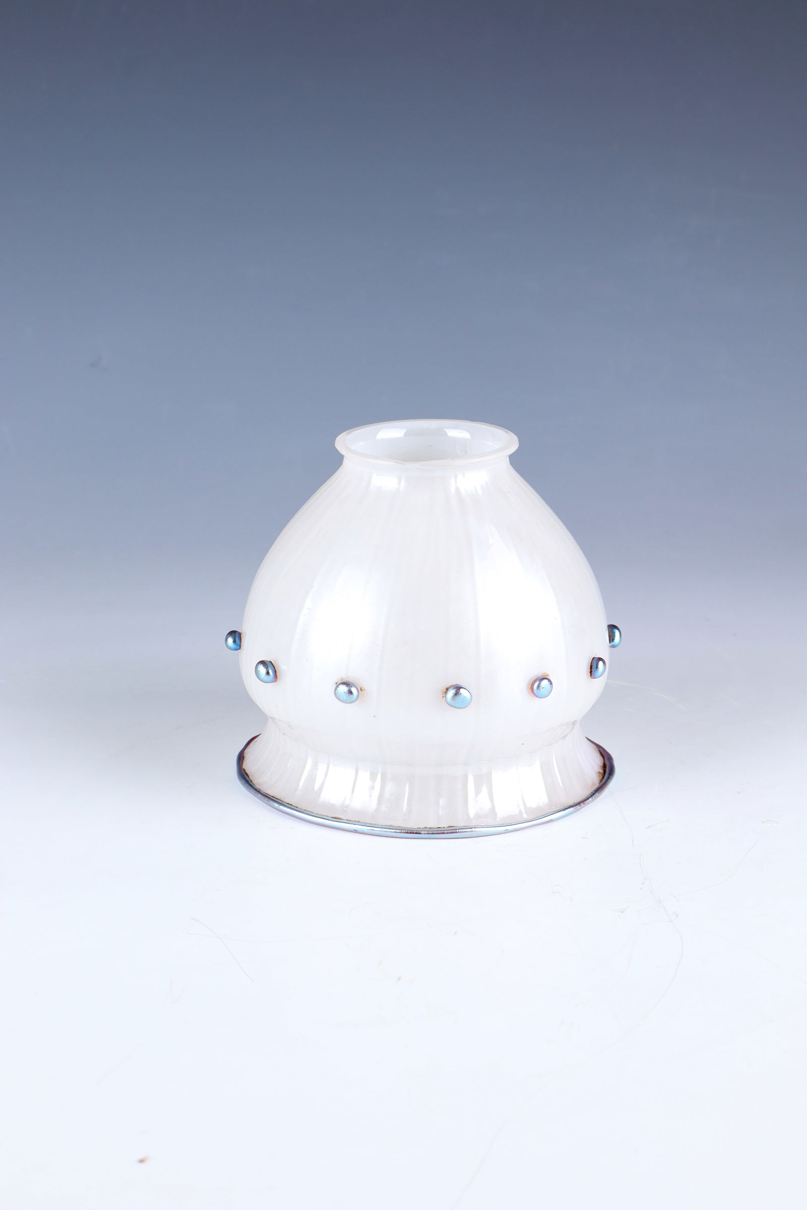 Lampshade: Lampshade Loetz Wwe. Klostermühle around 1900 Colourless glass, blown in longitudinal optical optics and underlaid with white opal. The nubs applied all around and the muzzle rim in violet. Iridescen