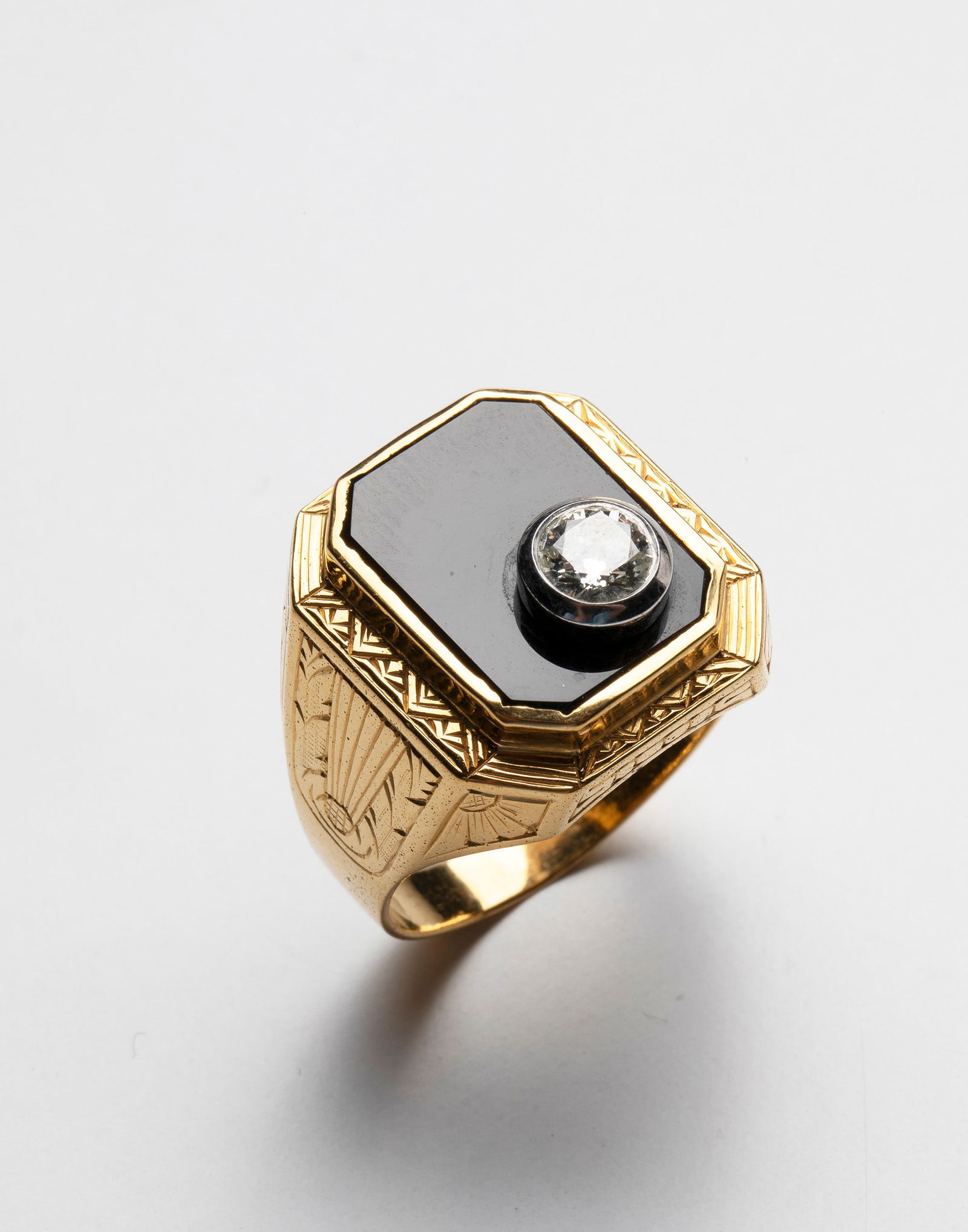 Elegant men's ring with diamond solitaire (1 of 1)