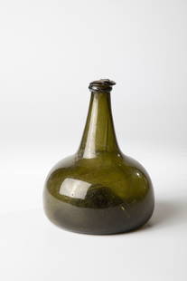 Ball bottle so-called onion bottle: Ball bottle, so-called onion bottle, Netherlands, 18th / 19th century: Green glass with a strongly raised bottom and demolition. Pressed spherical shape with neck tapering upwards, circumferential