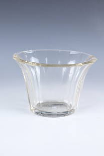 Vase: Vase Josef Hoffmann (design, engraved), L. Moser & Söhne, Karlsbad (execution), 1926-36 Colourless glass with sixteen-sided peel cut. Oval in cross-section. h. 15.3 cm. Lit.: J. Mergl/L. Panková, Mo