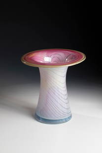 Vase: Vase Erwin Eisch, Frauenau, 1973 Colourless glass with opaque white underlay and combed, rose-coloured decoration. Iridescent. Underside inscribed in engraving: E. Eisch 73. H. 23 cm.