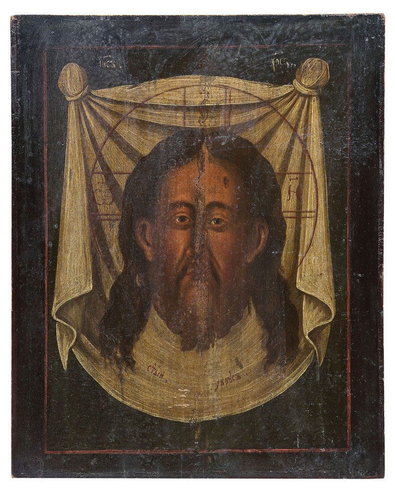 Große Ikone mit dem Mandylion: Große Ikone mit dem Mandylion Russland, 19. Jh. Verbund aus zwei Nadelholz-Brettern mit zwei Rückseiten- und zwei Stirnseiten-Sponki. Eitempera auf Kreidegrund. Frontale Wiedergabe des Antlitzes Chr