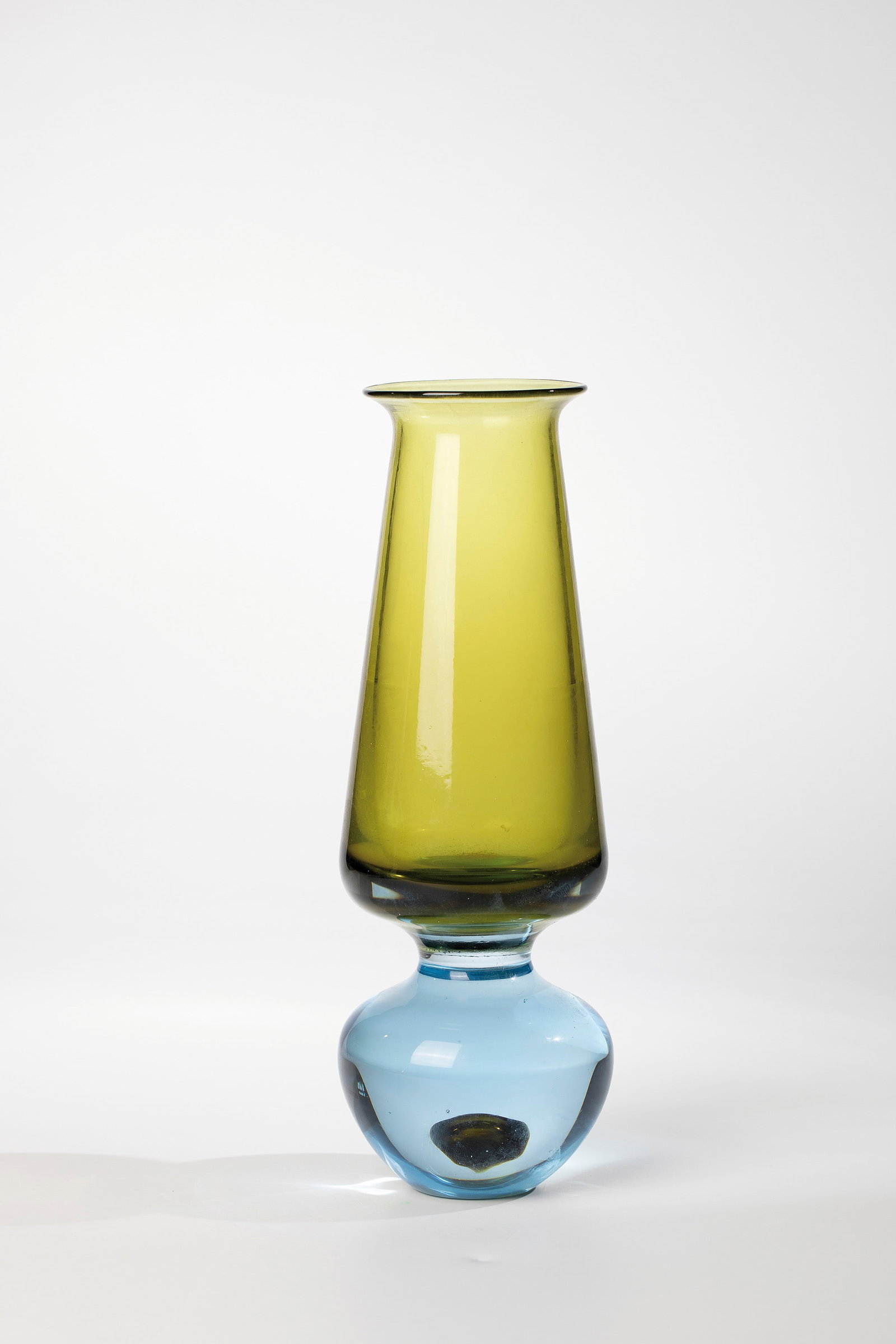 Vase: Vase Antonio Da Ros (design), Vetreria Gino Cenedese, Murano, c. 1964 Colourless glass with a light blue or honey-yellow underlay. Underside inscribed in engraving: Cenedese. H. 27.5 cm. Please note t