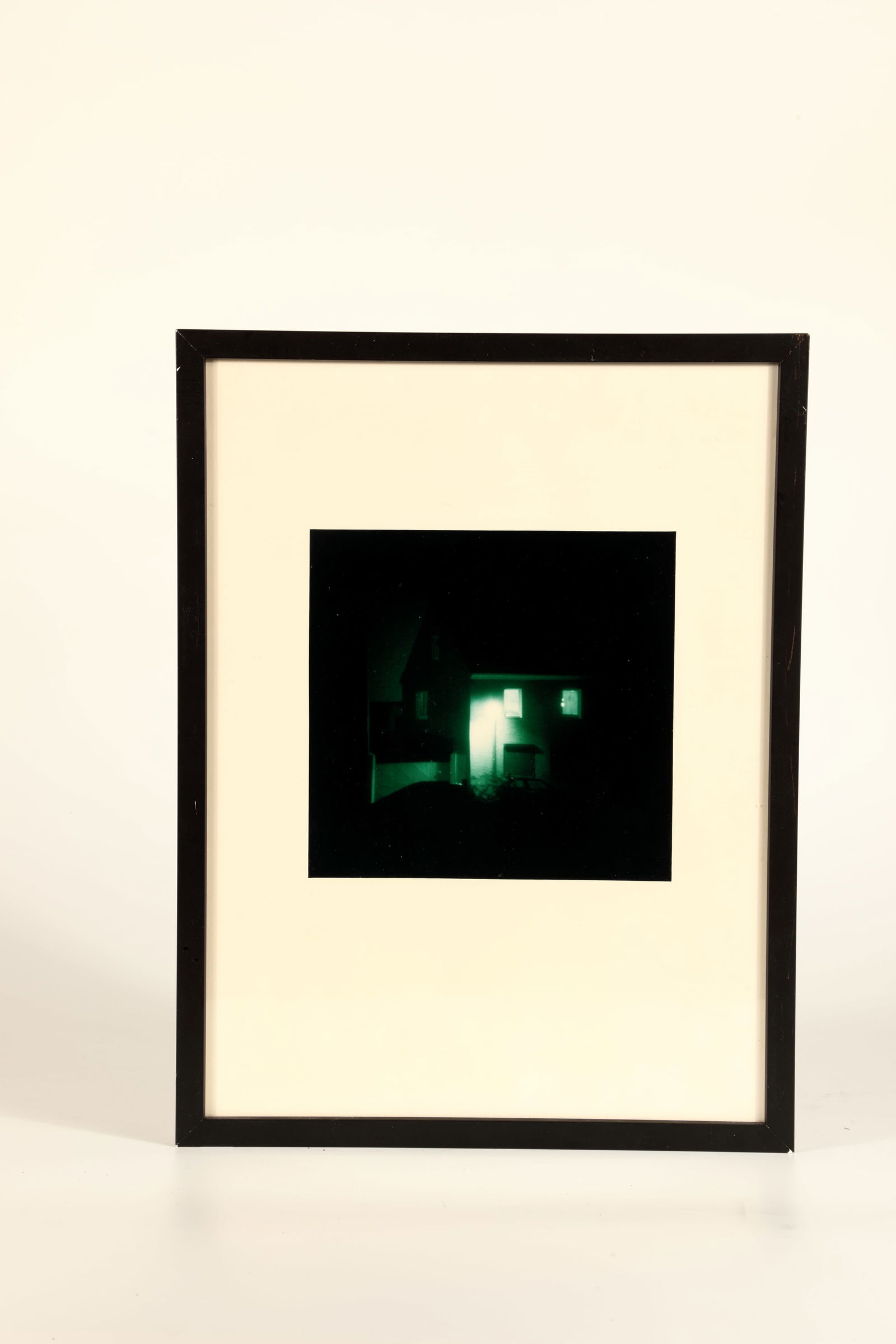 Thomas Ruff: Thomas Ruff *1958 Zell am Harmersbach The series Nachtbilder was created using a special technical apparatus: a combination of camera and military night vision device. This enables visibility even in