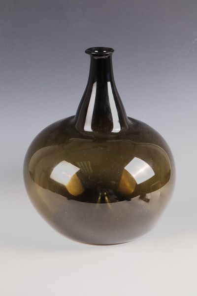 Large onion bottle (1 of 1)