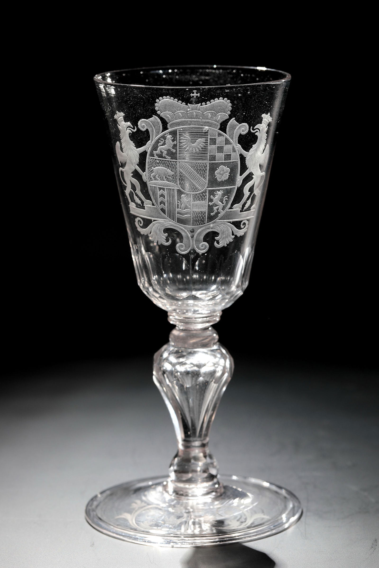 Cup with coat of arms of Georg-Friedrich von Baden-Durlach: Goblet with coat of arms of Georg-Friedrich von Baden-Durlach Middle German, 1st half of the 18th century. Baroque decoration cut on the upper side of the base of the disc with the edge turned