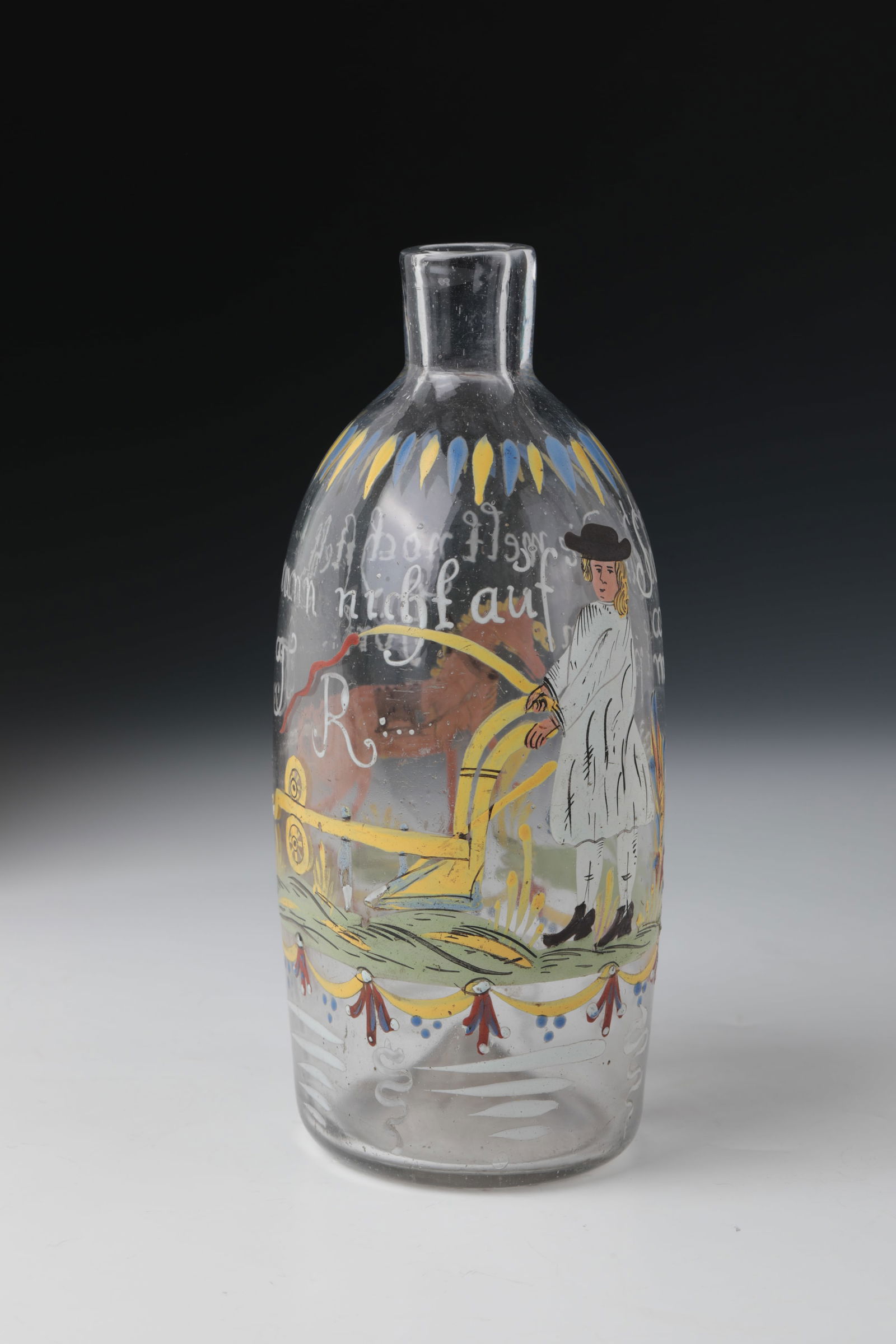 Bottle with ploughing farmer: Bottle with ploughing farmer Thuringia or Saxony, M. 18th century. Lofty ground. On the wall, which is flattened on both sides, there is a depiction of a farmer with plough and horse as well as an
