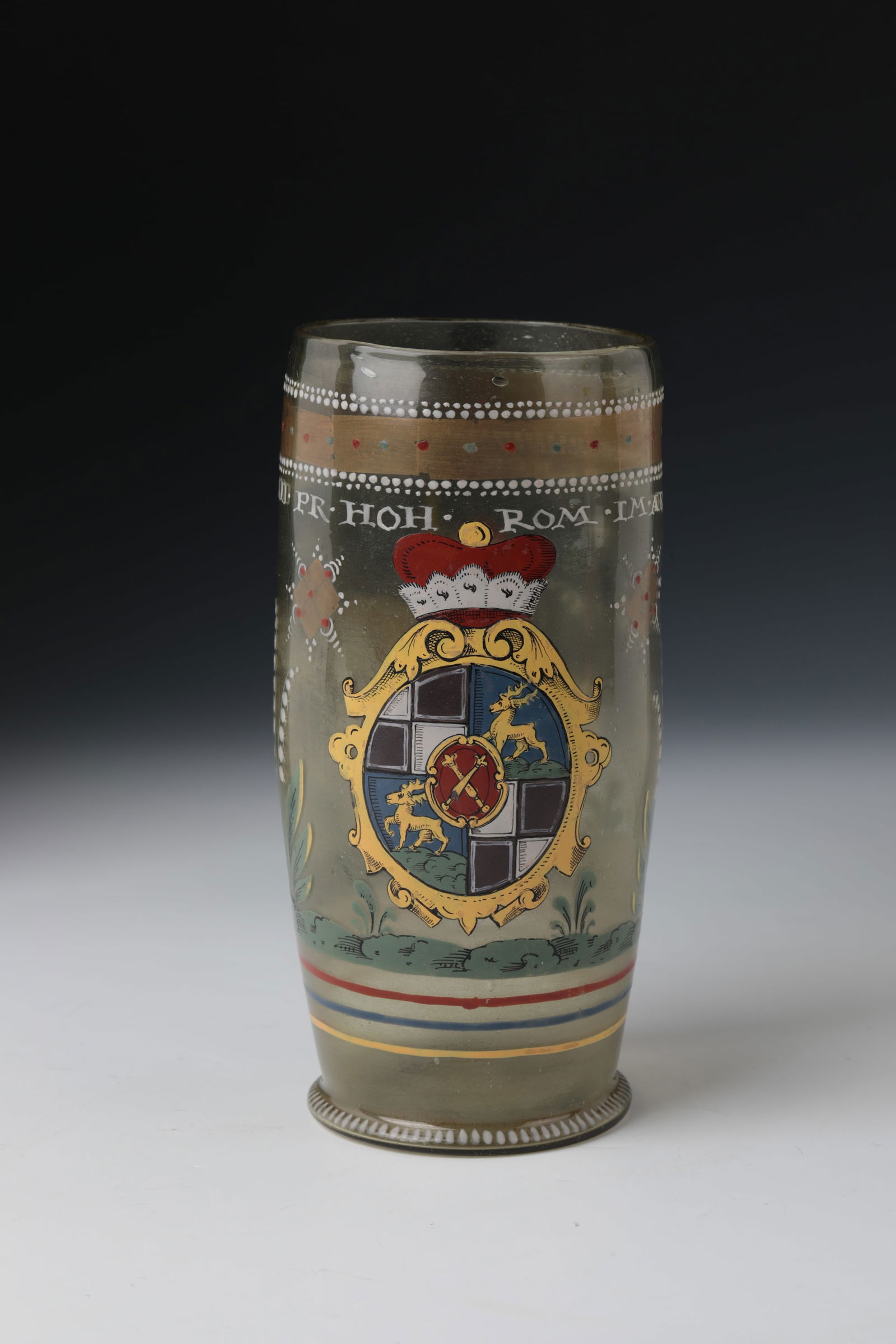 Electoral tankard of the Margrave of Brandenburg: Elector's tankard of the Margrave of Brandenburg Fritz Heckert, Peterdorf, c. 1880 Olive-green glass with tear-off. Tonneau-shaped wall with compressed stance. Frontal in polychrome enamel painting