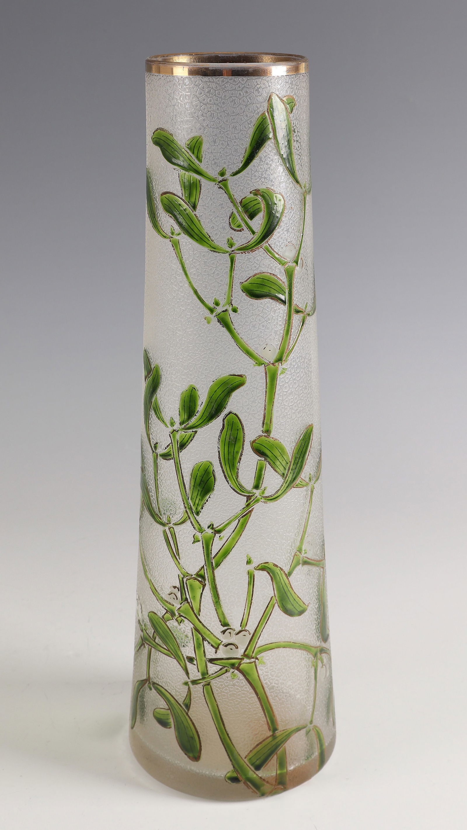Vase with mistletoe ''Gui'': Vase with mistletoe ''Gui'' Appert Frères, c. 1900 Colourless glass with etched, colourfully enamelled decoration. H. 35 cm Lit.: G. Cappa, L'Europe de l'Art Verrier, Mardaga, Liège 1991, fig. 4
