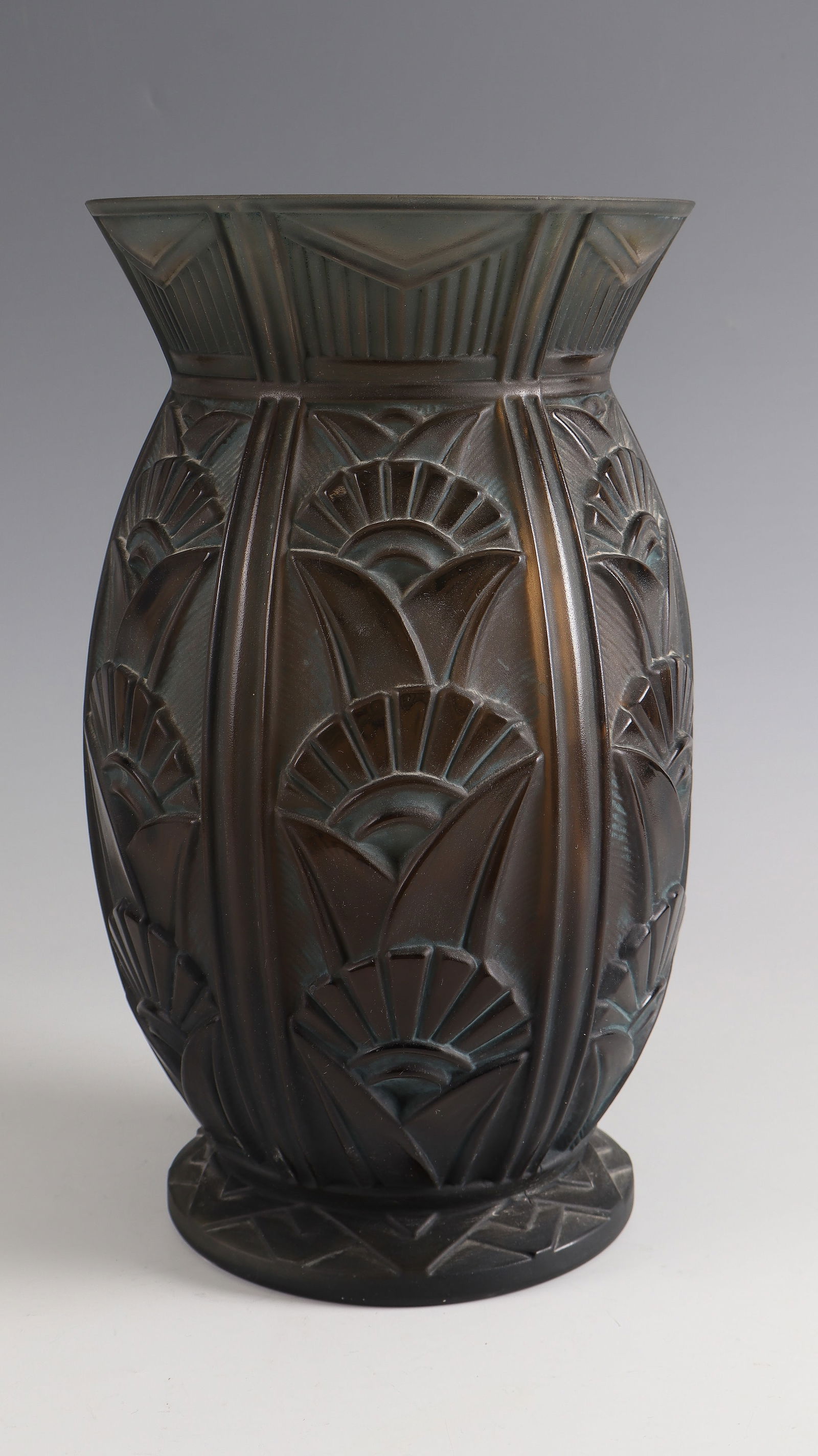 Vase: Vase Verrerie d'Art Lorrain, Verreries de Belle Étoile Daum & Co., Croismare, 1931 - 1935 - Design: Pierre d'Avesn Smoky grey glass, moulded, partially patinated with blue-grey, finished with