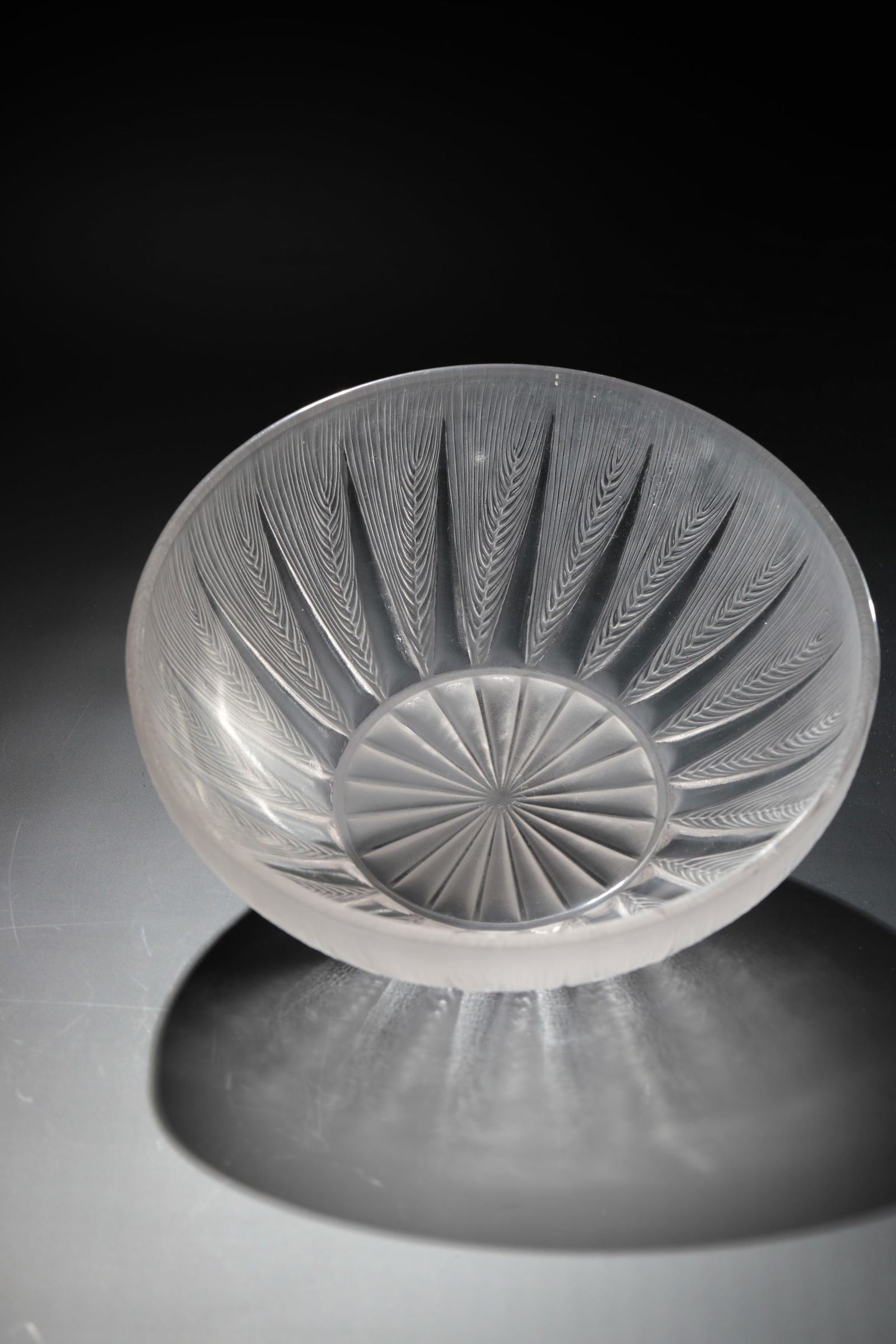 Bowl ''Épis N° 2'': Bowl ''Épis N° 2'' René Lalique, Wingen - sur - Moder, 1921 Colourless glass, moulded, finished by polish. Ref: R. LALIQUE (compression molded). H. 8 cm; D. 25.5 cm Lit.: G. Cappa, Le Genié