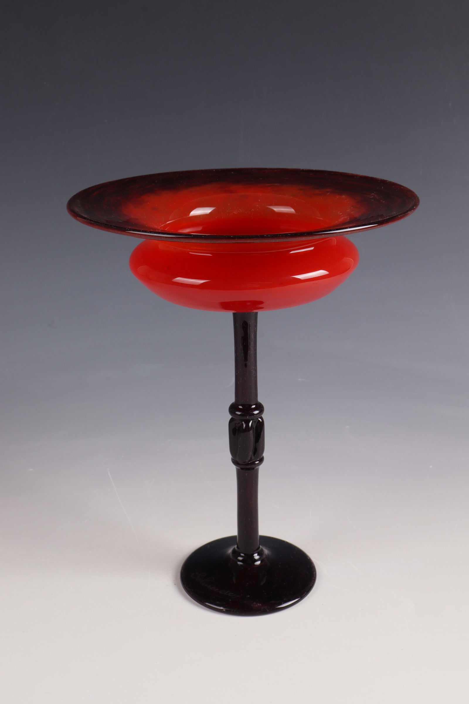 Coupe bijou: Coupe bijou Charles Schneider, Épinay - sur - Seine, around 1923 Colourless glass with flaky multicoloured powder melting. The attached foot and stem shaft in colourless with black-violet powder