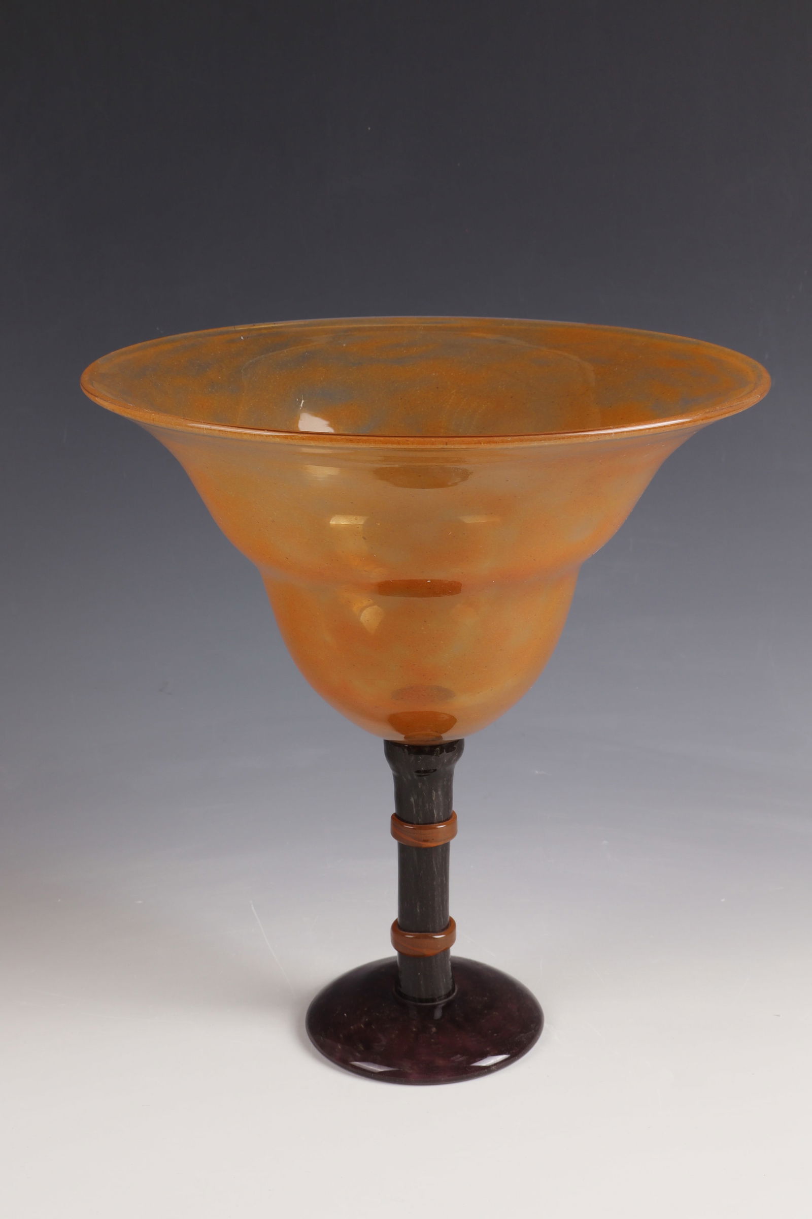 Coupe: Coupe Charles Schneider, Epinay - sur - Seine, 1920 - 1924 Colourless glass with multicoloured flaky powder melting. Appliqués. Inscribed on the top of the foot: Schneider with amphora (engraved).