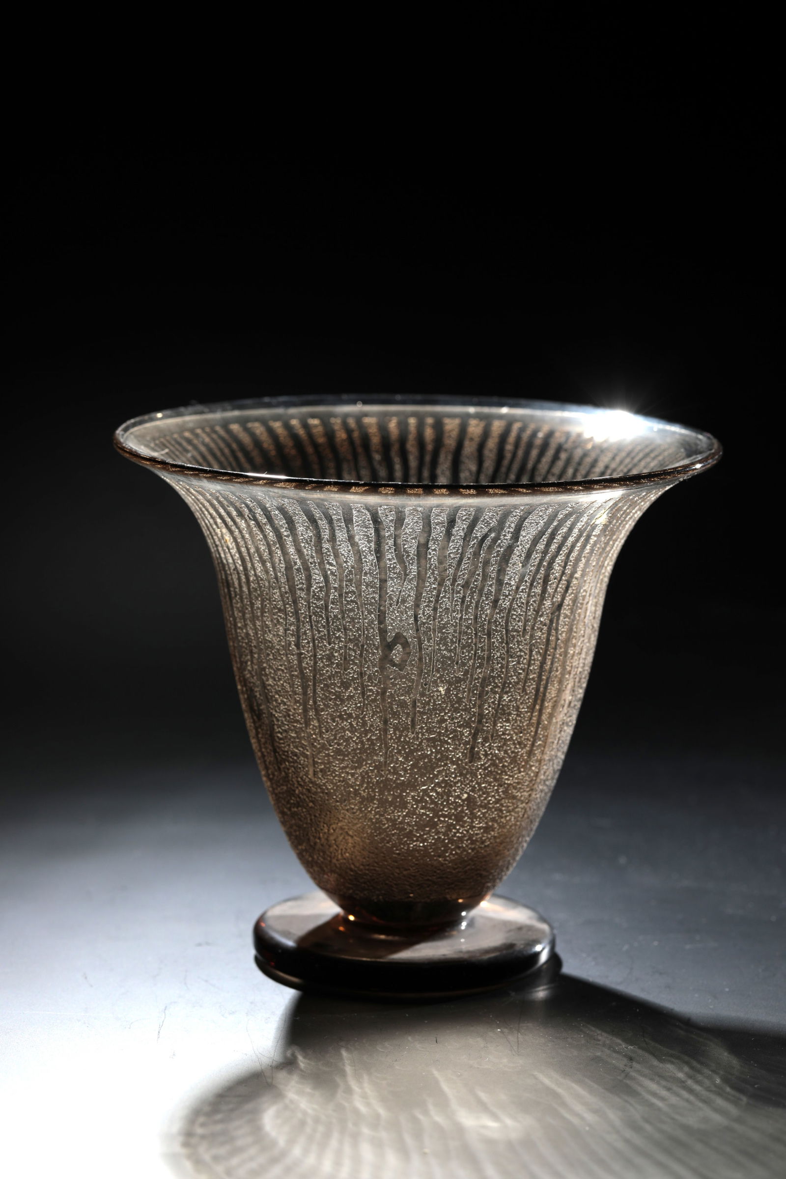 Vase ''Effilage'': Vase ''Effilage'' Charles Schneider, Épinay - sur - Seine, 1929 - 1933 Smoked glass, deeply etched décor. Inscribed on the edge of the foot: SCHNEIDER (sandblasted). H. 14 cm Lit.: G. Cappa, Le Geni