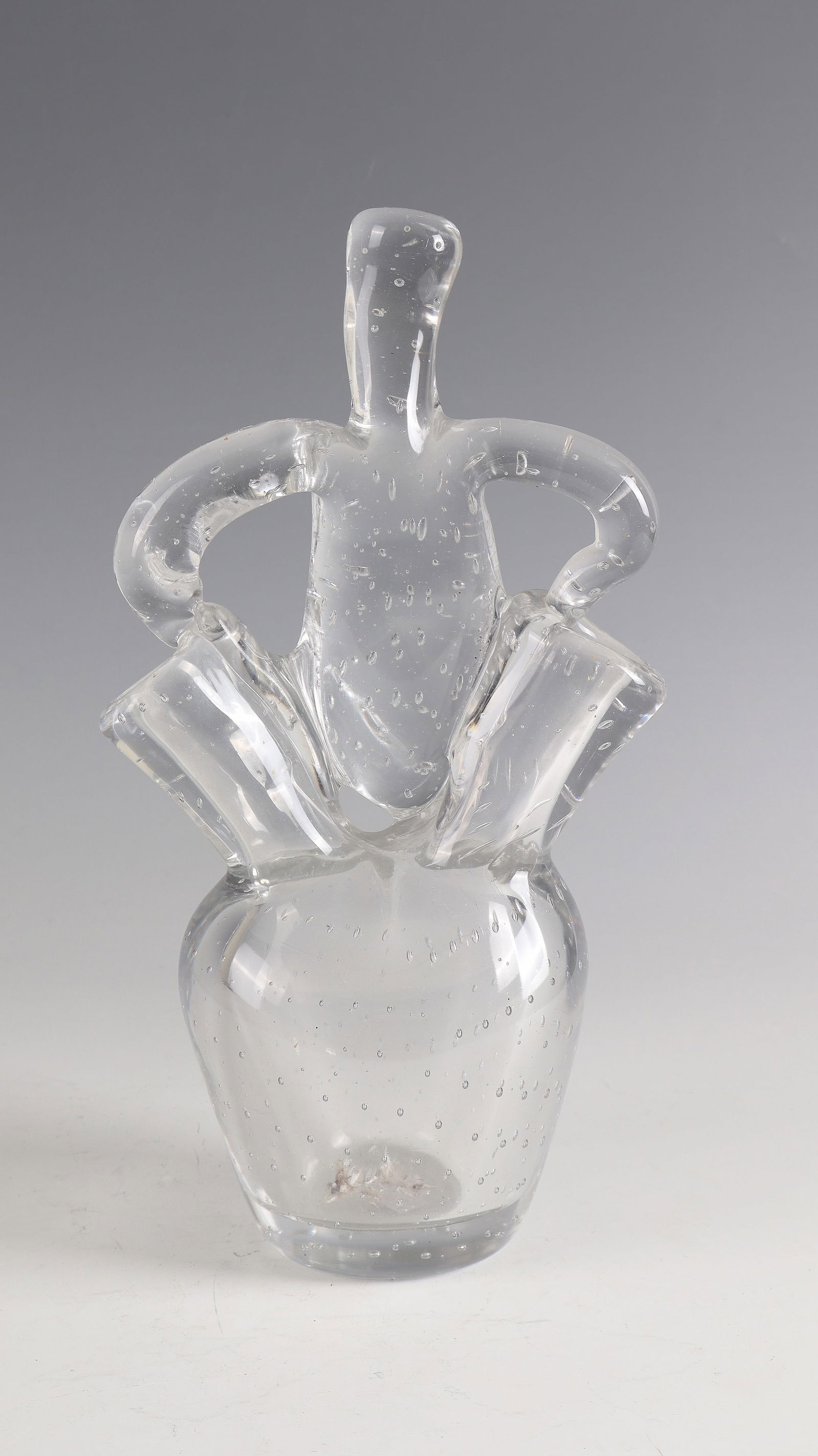 Object ''Statuaire'': Object ''Statuaire'' Charles Schneider, 1930 - 1936 Colourless glass, with pierced air beads, freely blown and shaped. Reference: Schneider (engraved). H. 29 cm Lit.: G. Cappa, Le Genié Verrier de