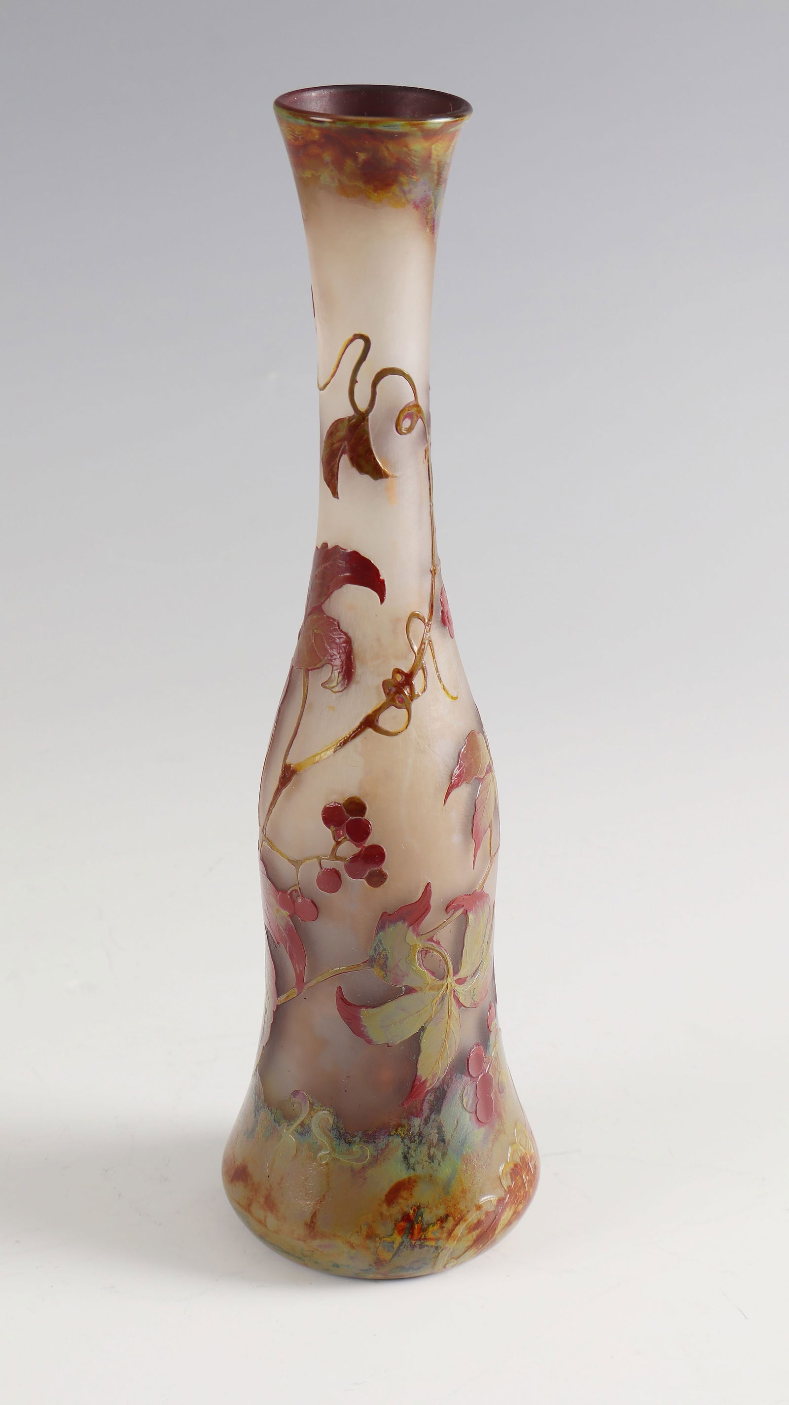 Vase with vine leaves ('décor fluogravé'): Vase with vine leaves ('décor fluogravé') Louis Léon Ledru (design), Jean-Désiré and/or Eugène Muller (execution) for Cristalleries du Val Saint-Lambert, 1906/07 Colourless glass.