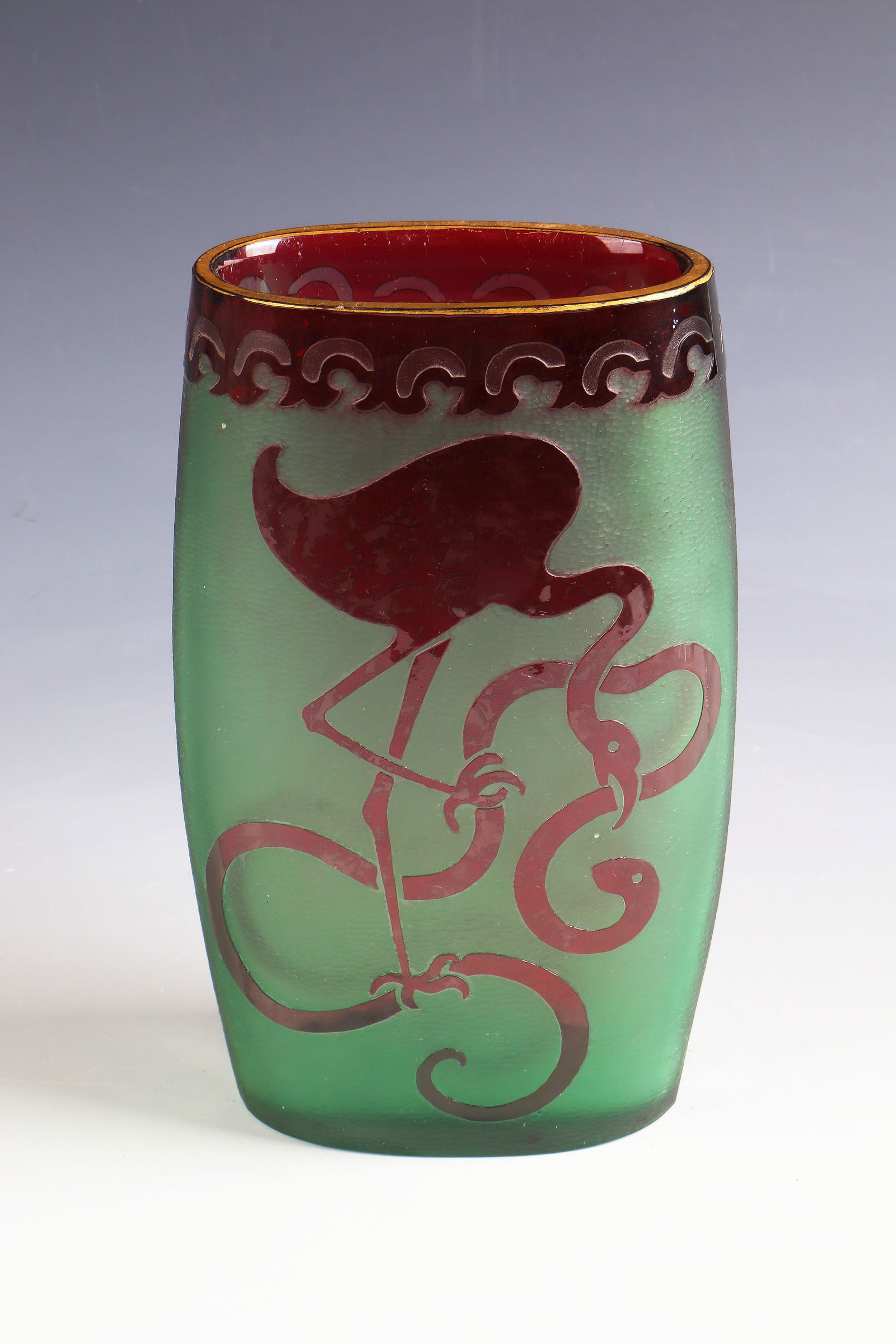 Vase with heron and snake: Vase with Heron and Snake Val Saint - Lambert, 1910 - 1914 Colourless glass, green underlay, ruby pink overlay. Relief etched décor. Underside inscribed: VSL (engraved). H. 24 cm Lit.: G. Cappa, Le