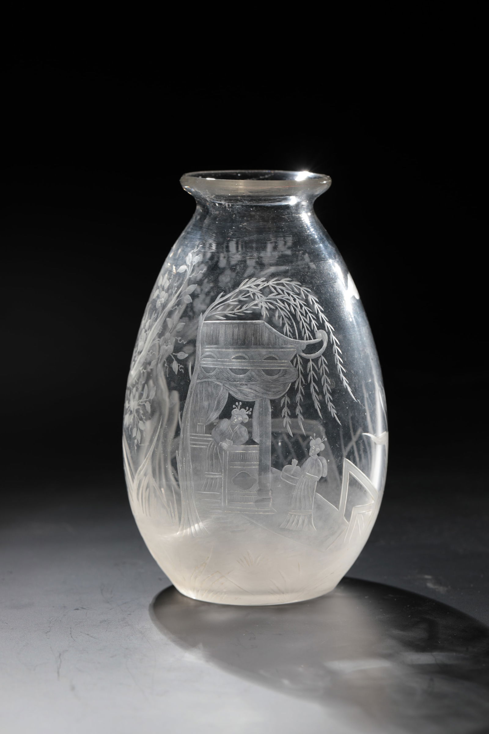 Vase with Chinoiserie: Vase with Chinoiserie France, c. 1900 Colorless glass with all-round deep-cut decoration: Chinoiserie. H. 14.5 cm Lit.: G. Cappa, L'Europe de l'Art Verrier, Mardaga, Liège 1991, fig. 38