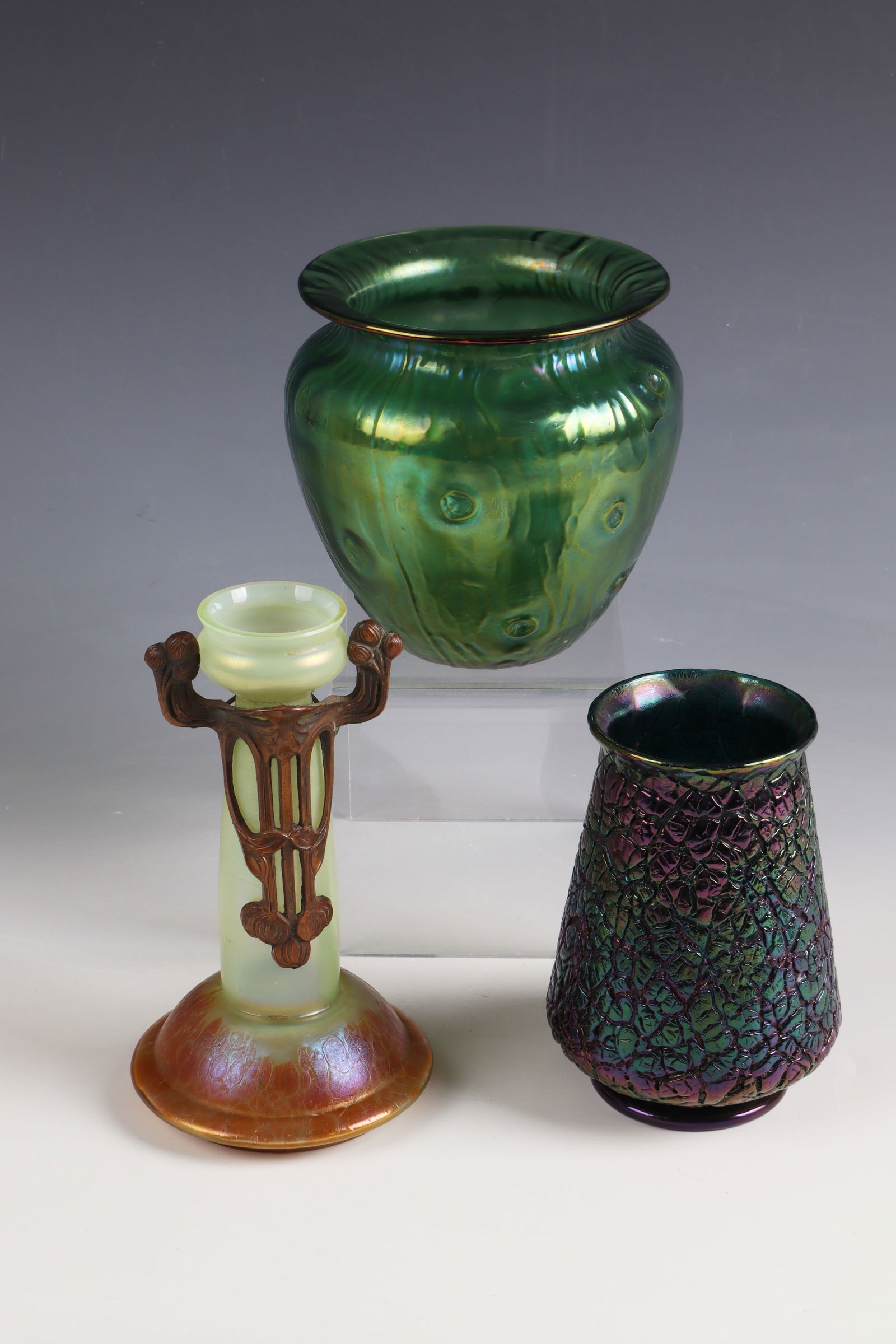 3 vases: 3 vases Thomas Webb & Sons, c. 1900 - Loetz Wwe., Klostermühle, c. 1900 - Glasfabrik Elisabeth, Wilhelm Habel, costs near Teplitz, c. 1900 clear and coloured glass, partly flashed and quenched in