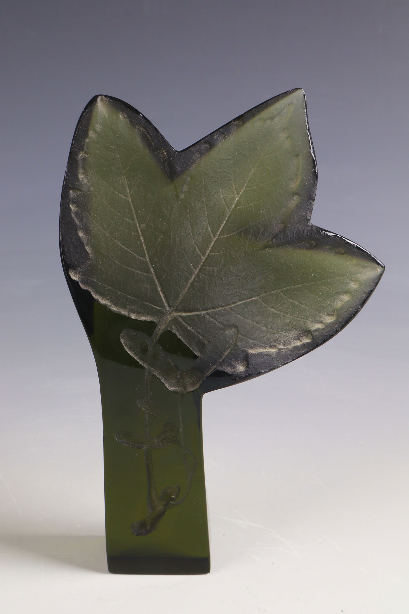 Object ''Feuille d'erable et samares'': Object ''Feuille d'erable et samares'' Blanka Adensamova, 1984 Grey-green glass, moulded, cut and polished. Signed: Adensamova 84. H. 20.5 cm Lit.: G. Cappa, L'Europe de l'Art Verrier, Mardaga, Liège