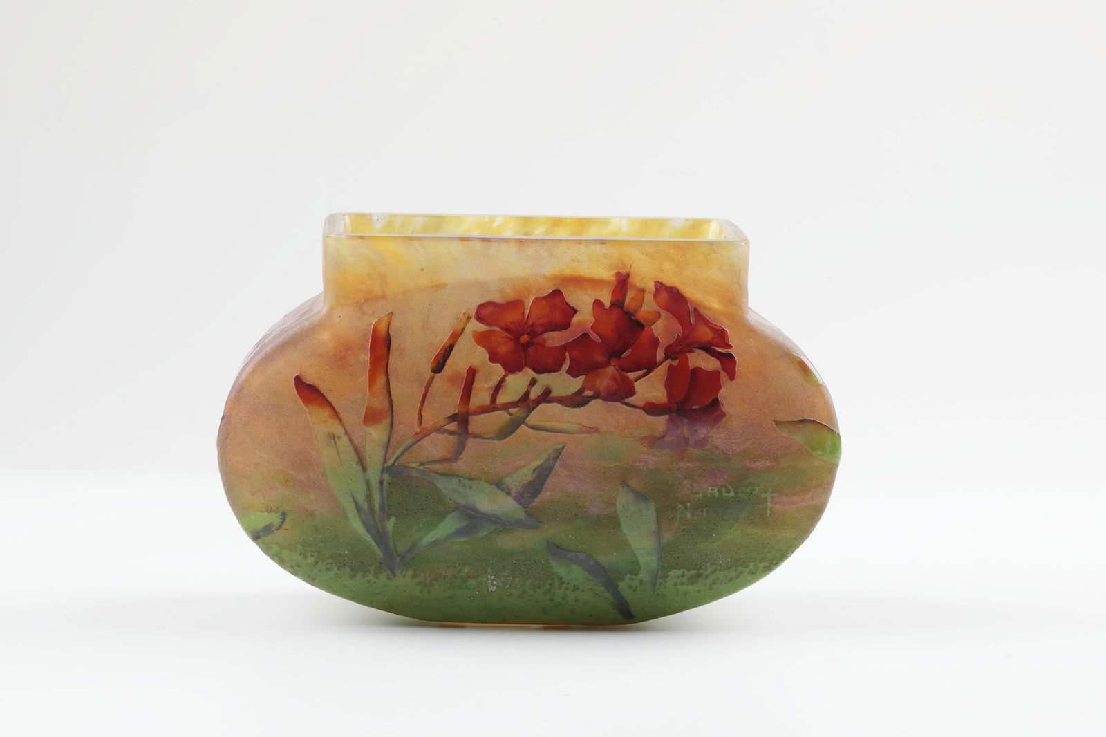 Jardinière: Jardinière Daum Frères, Nancy, c. 1910 Colourless glass with yellowish and orange powder inclusions and green enamel melting. Etched and polychrome enamelled décor: red flower stems, flower