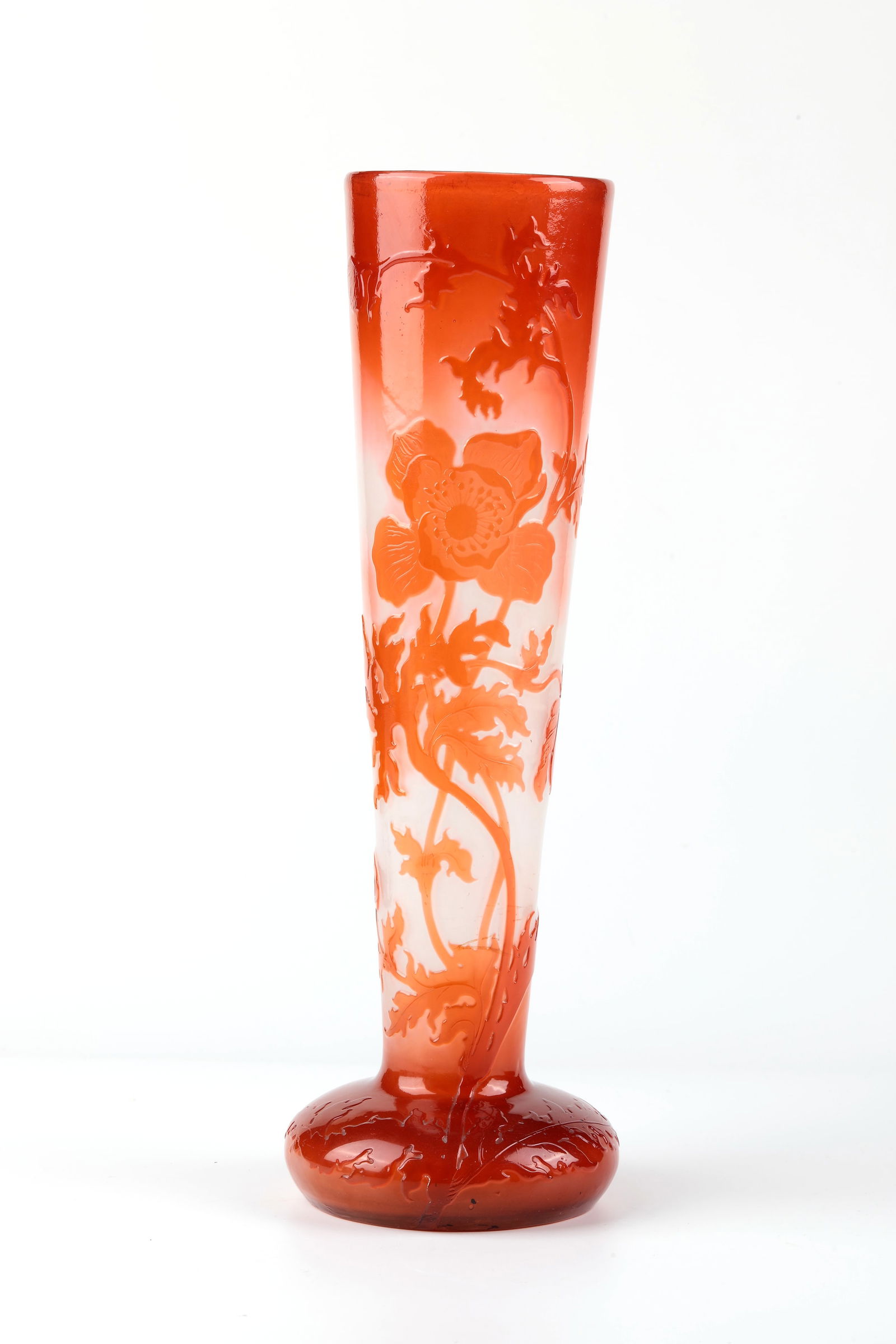 Vase ''Anémones'': Vase ''Anémones'' Emile Gallé, Nancy, circa 1900-1904 Colourless glass. Milky white on the inside, orange-red overlay on the outside. Etched decoration in relief all around: flower and foliage of