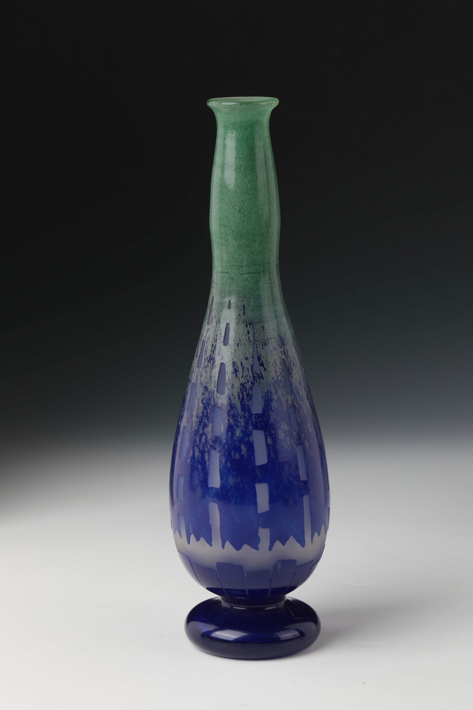 Vase ''Chicorées'': Vase ''Chicorées'' Verreries Charles Schneider, Epinay/Seine, 1918 - 1922 Colourless glass with melted powder in green and blue. Etched decoration in relief in a circumferential motif repetition. At