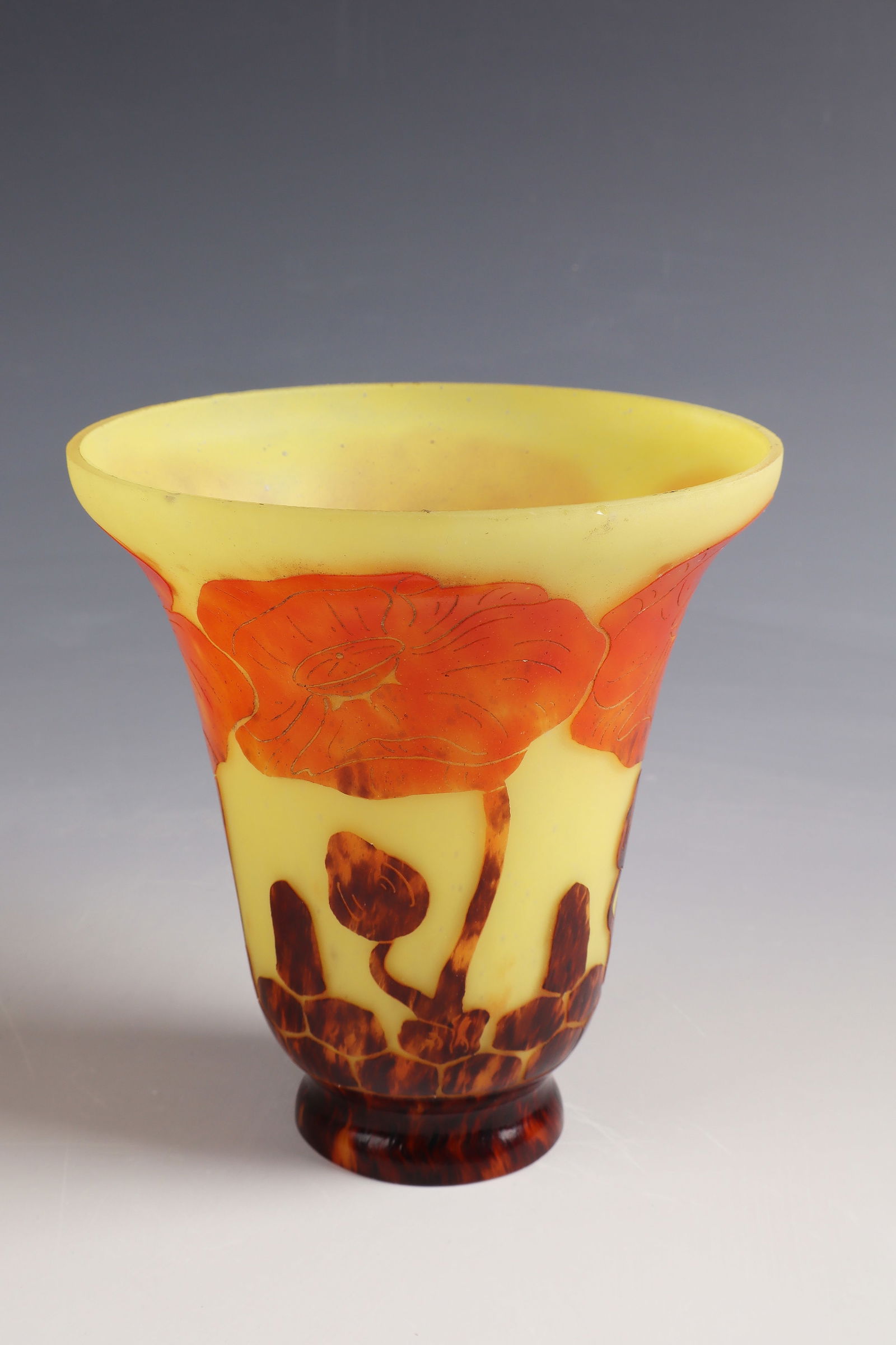 Lampshade ''Pavots'': Lampshade ''Pavots'' Verreries Schneider, Epinay-sur-Seine, 1923-26 Colourless glass with melted and melted powder in yellow, red-orange and violet. Etched decoration in relief all around: poppies