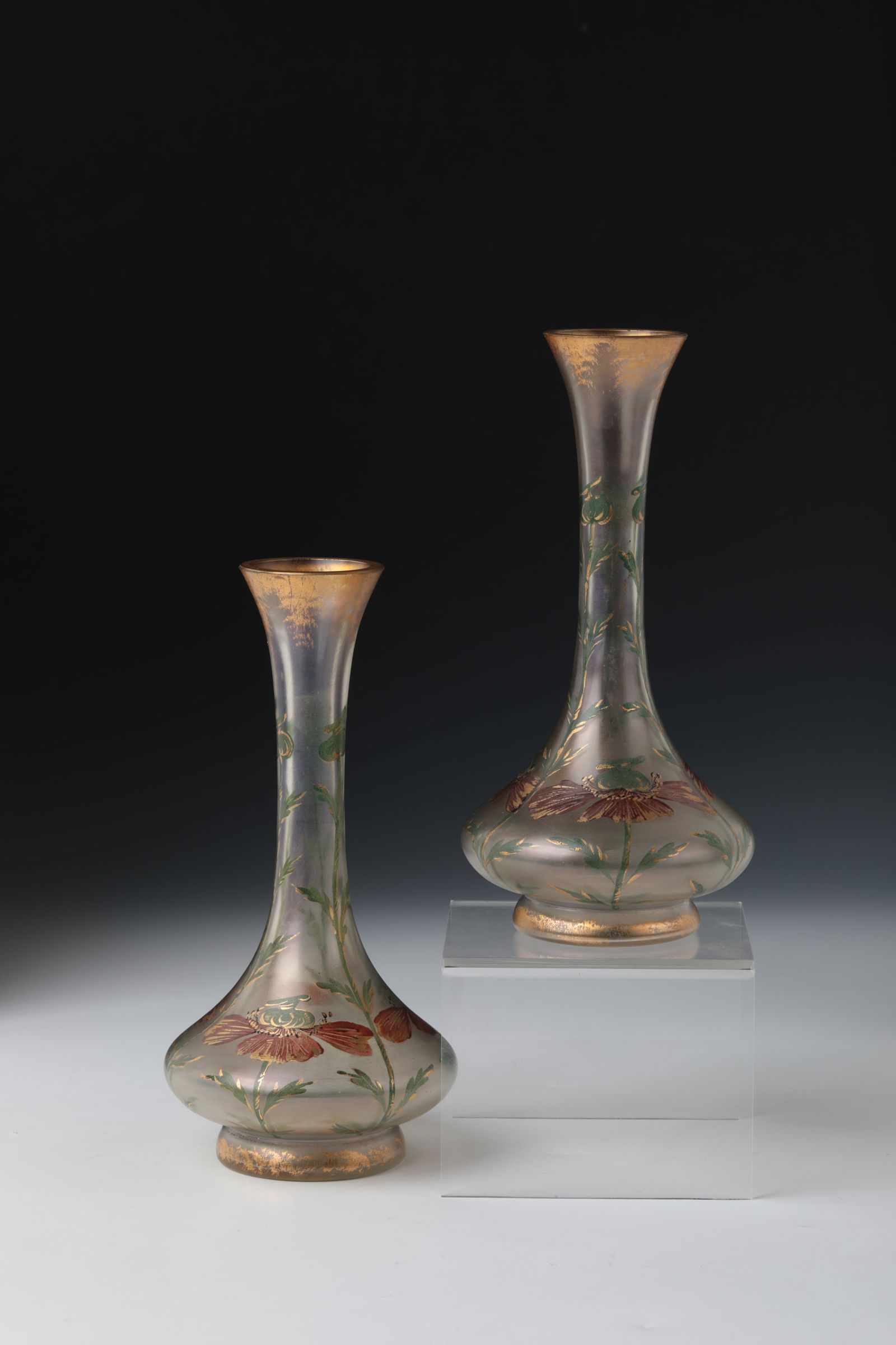 Pair of Long Neck Vases with Poppies: Pair of long-necked vases with poppy seeds Loetz Wwe., Klostermühle, c. 1900 Colourless glass with decoration in gold and colourful transparent enamel. Iridescent. H. 20.5 cm