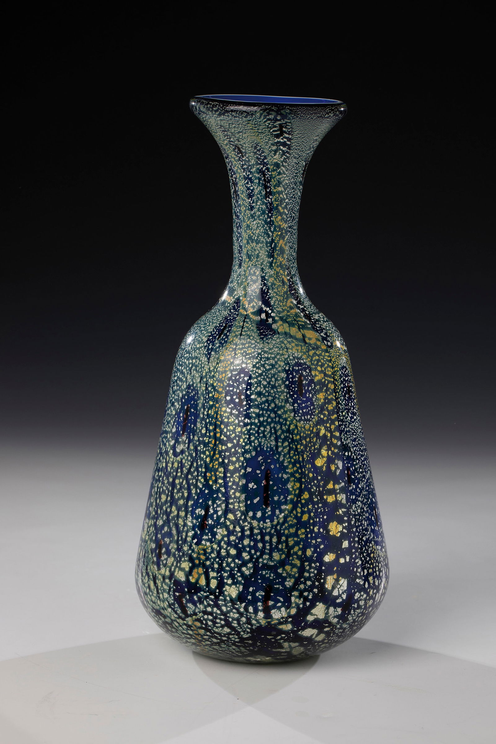 Vase ''Yokohama'': Vase ''Yokohama'' Aldo Nason (design), Arte Vetreria Muranese (A.Ve.M.), Murano, c. 1965 opaque blue and white glass. Scattered between the layers is melted blue-red murrine and cracked gold or silver