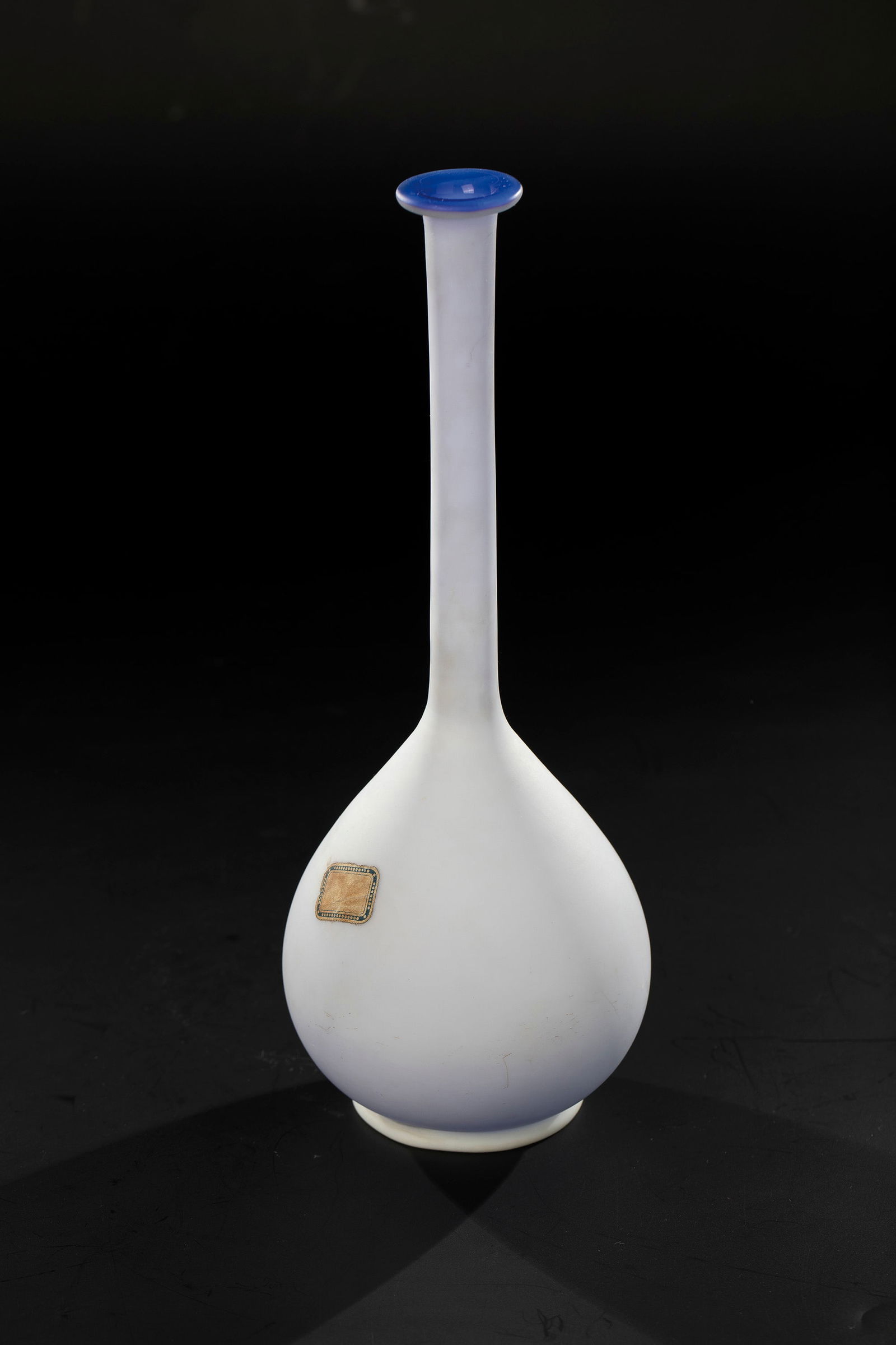 Long-neck vase: Long-necked vase Arte Vetreria Muranese (attributed to A.Ve.M.), after 1920 Light blue glass, overlay and attached base ring in white opal. Surface matte. H. 27 cm. Please note that items marked with
