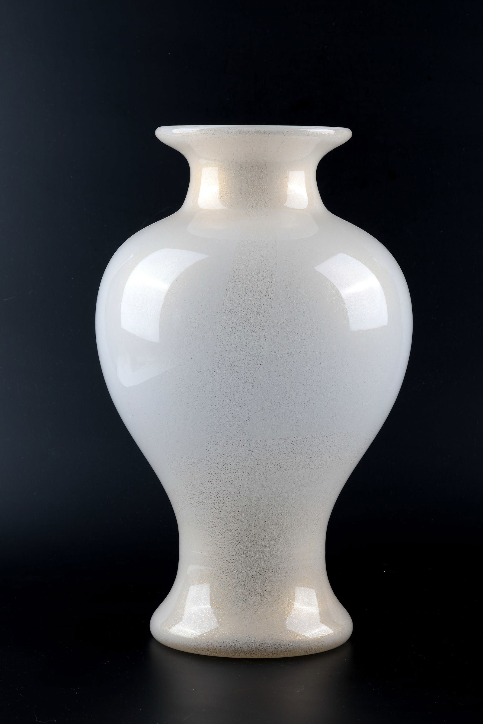Vase ''Tepore'': Vase ''Tepore'' Barovier & Toso, Murano, circa 1980 Colourless glass, creamy white underlay. Between the layers, décor of cracked gold foil melting. Underside inscribed in engraving: barovier & toso