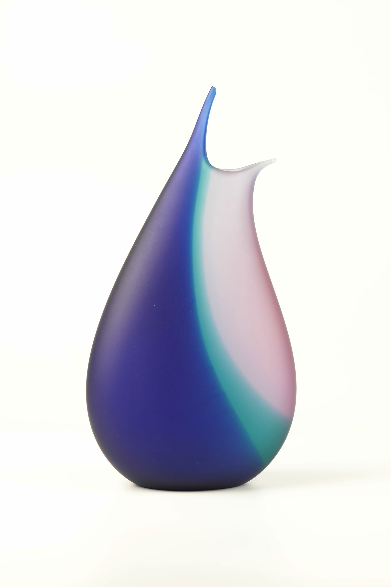 Vase: Vase Murano, c. 1950 Colorless, frosted glass with melted colors in turquoise and blue. H. 40 cm.