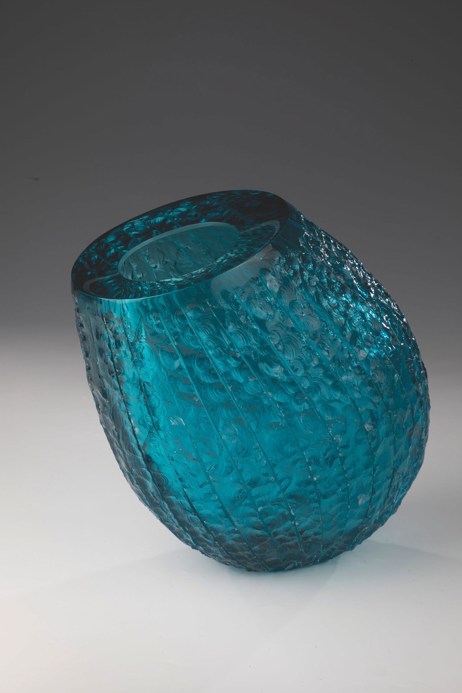 Large vase: Large vase Vladimir Klein, 2008 Thick-walled, petrol blue glass. Colorless overlay. The outer wall is engraved and ground and polished. Underside signed and dated in diamond crack: Klein 2008. H. 29 c