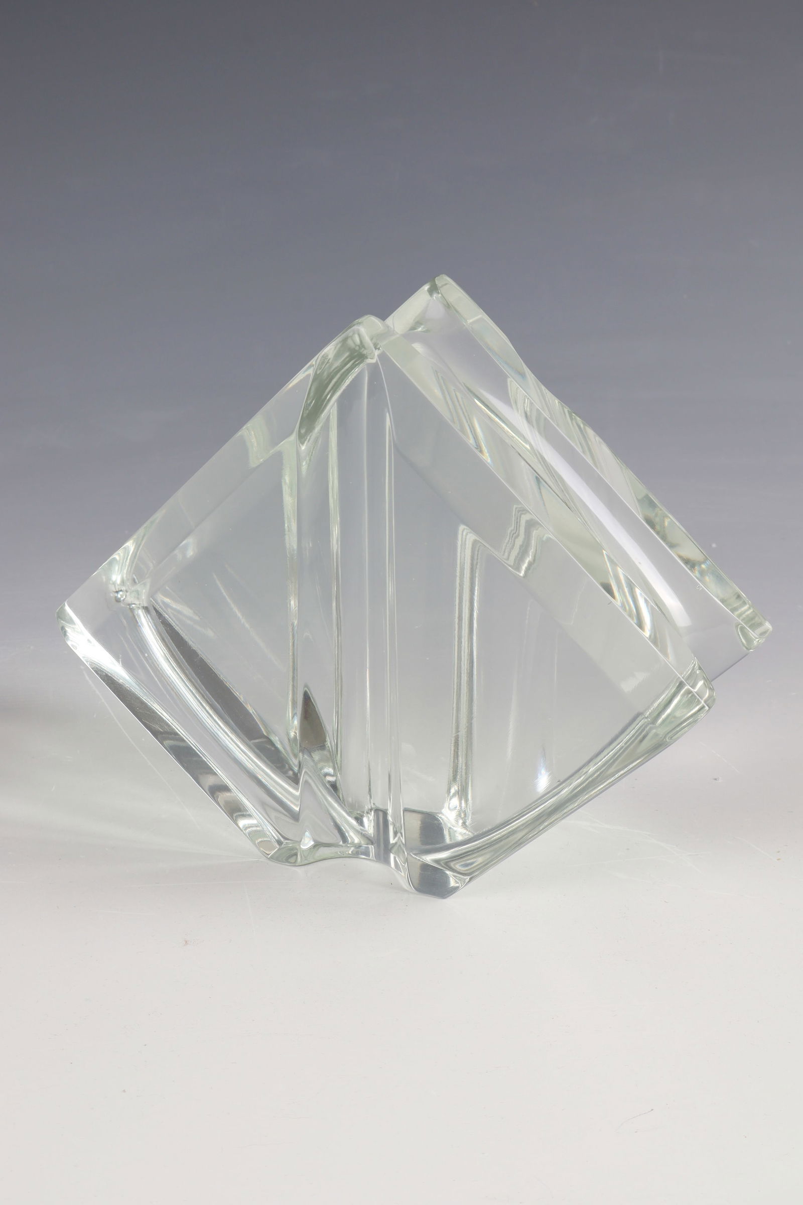 Glass object: Glass object L. Palacek, Skrdlovice, 1970s Colorless, cut-decorated glass. Signed in the bottom: ''L.Palacek''. H. 14 cm.