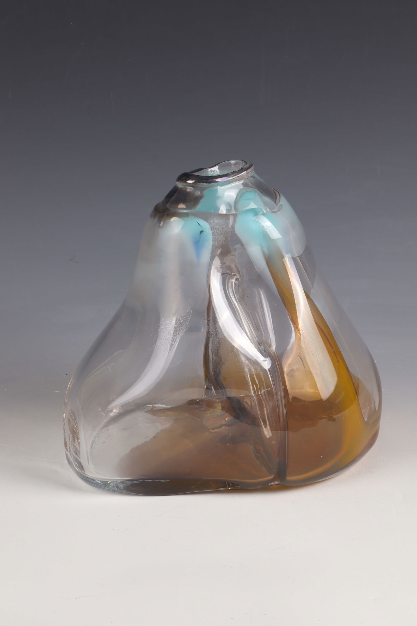 Vase object: Vase object Jörg Zimmermann Colourless glass, partly with underlay in ochre and turquoise, moulded, partially sandblasted. Signed in vibro engraving: Jörg Zimmermann. H. 22.5 cm.