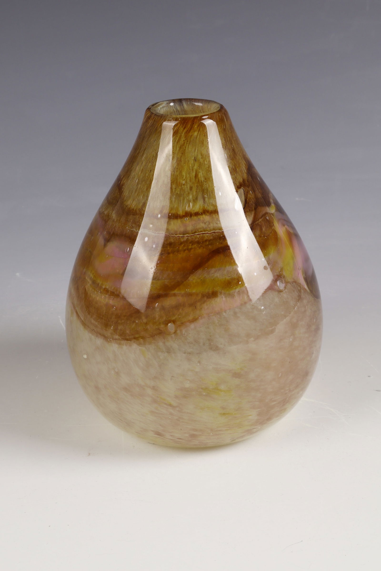 Vase: Vase dated 1995 Colorless glass with multicolored crumb melting in shades of brown and pink. Signed and dated ''1995'' indistinctly in the bottom. H. 16.5 cm.