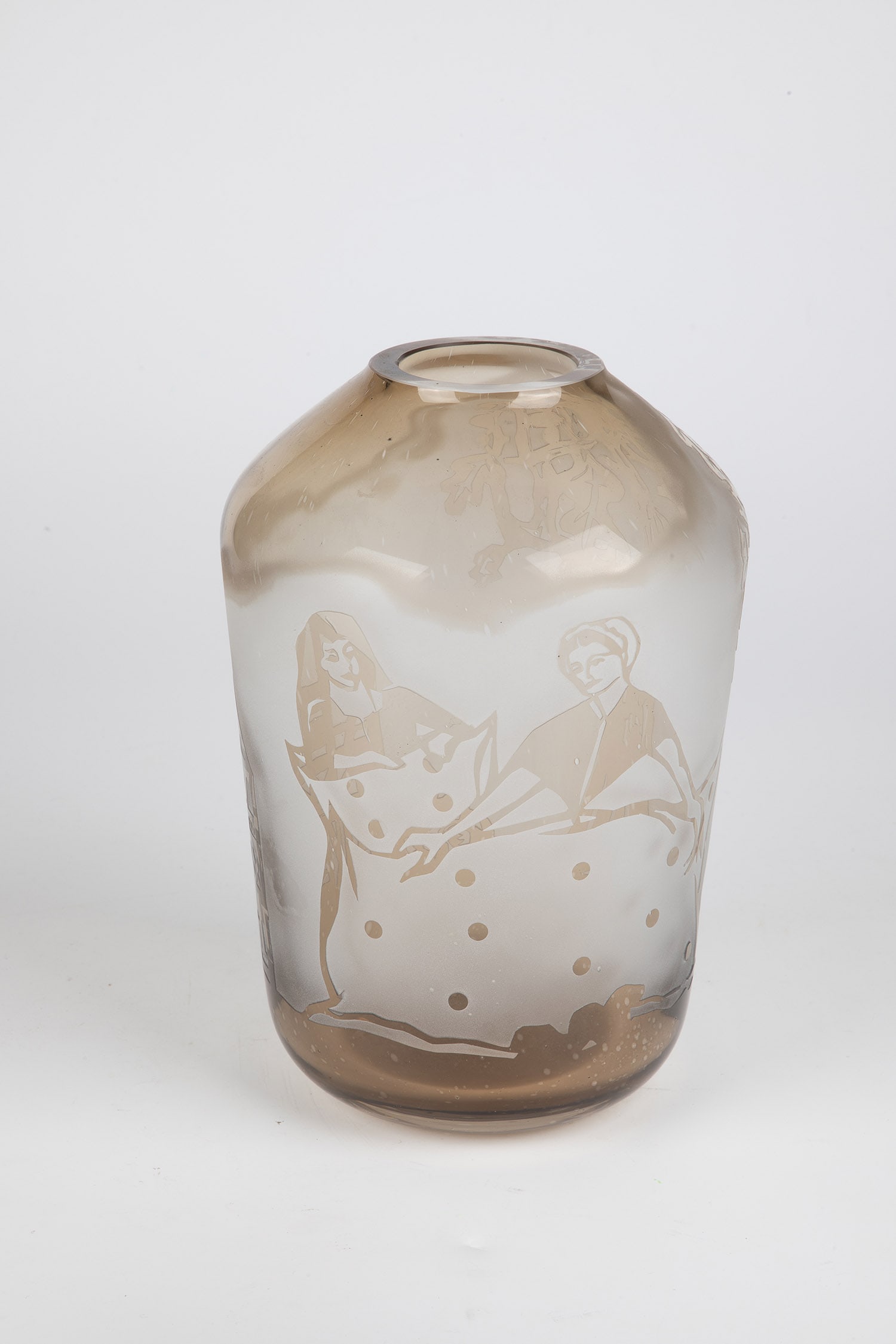 Vase: Vase Glashütte Süßmuth, Immenhausen, 1984 Colourless glass, smoky brown overlay. Matt etched decoration all around the wall: figures, landscape and buildings. Underside with company signet and