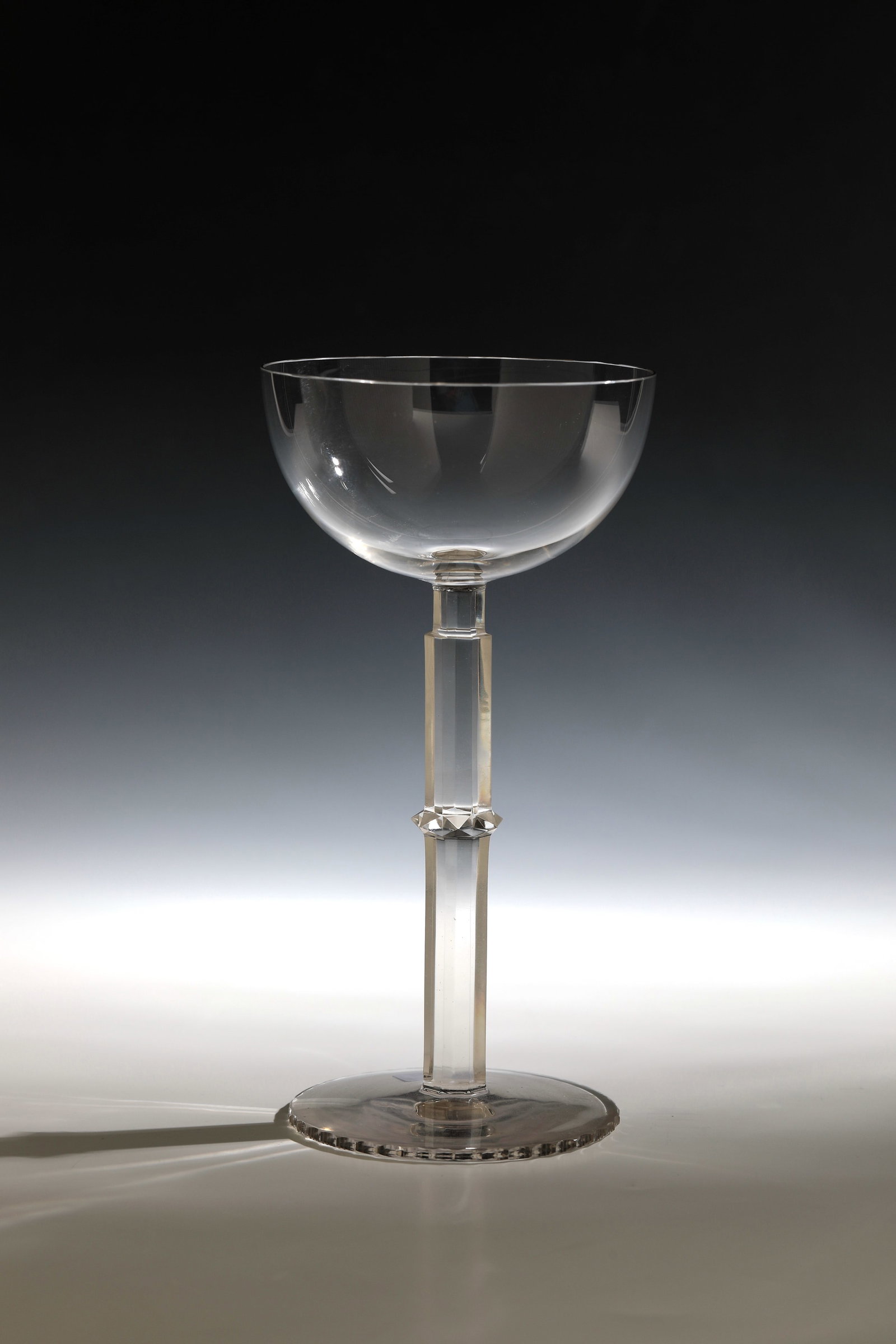 Rare goblet glass: Rare goblet glass Josef Hoffmann (design), Meyr's nephew, Adolf bei Winterberg, J. & L. Lobmeyr, Vienna (client) for Wiener Werkstätte, 1913 Colourless, thin-walled glass, diamond-cut base with