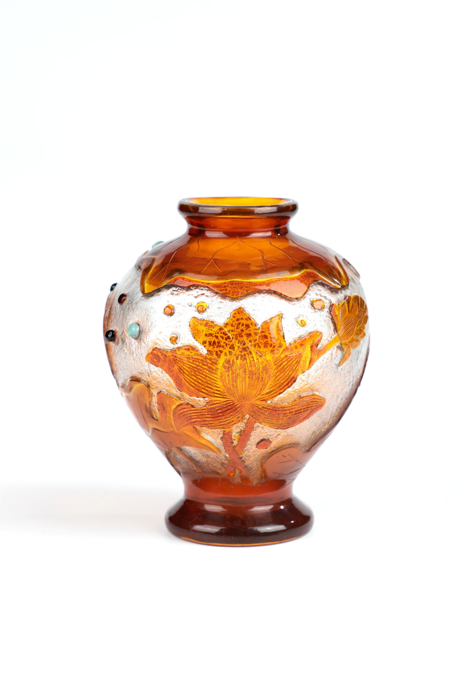 Vase ''Nénuphars'': Vase ''Nénuphars'' Etablissements Gallé, Nancy, after 1905 Colourless glass, amber overlay. On the ice-glass-like etched wall, there is an etched decoration in relief all around: water lily petals