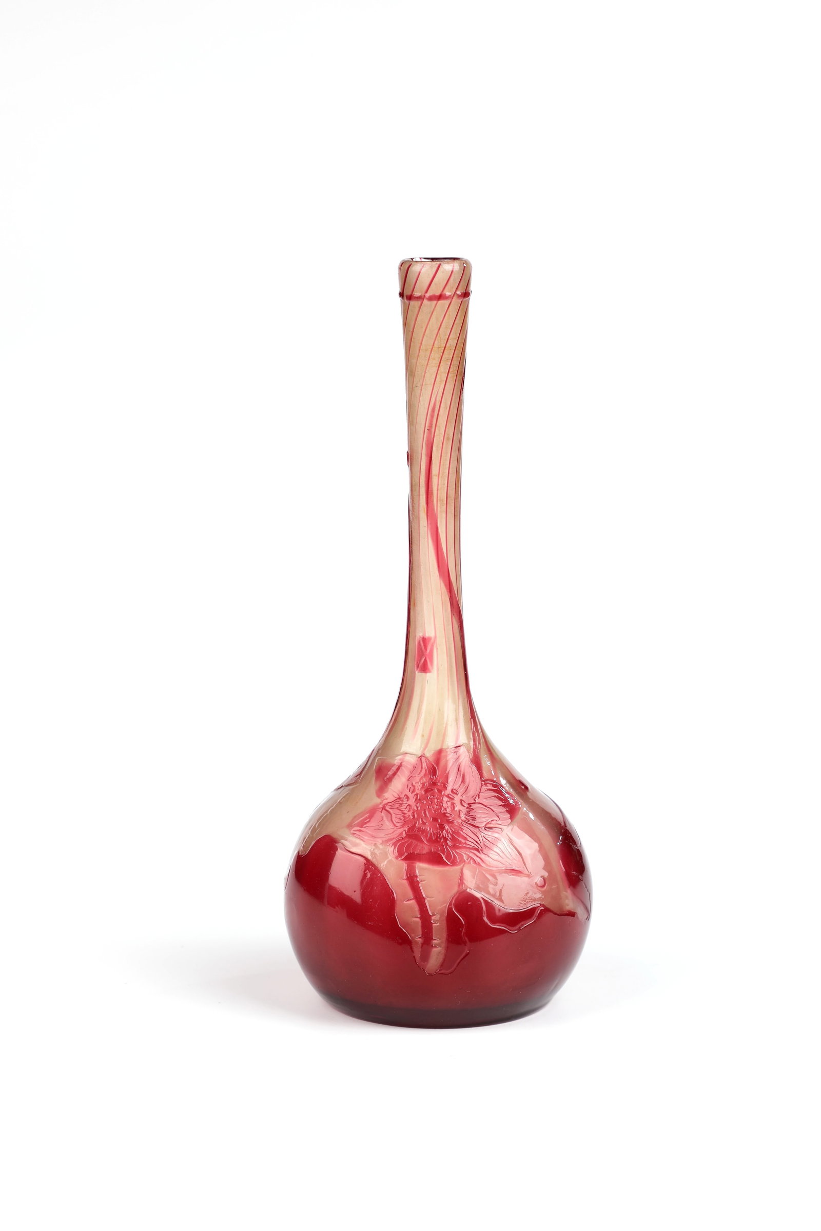 Vase ''Bonheur'': Vase ''Bonheur'' Emile Gallé, Nancy, c. 1900 Colourless glass, burgundy overlay, blown into the mould. Decor etched in several steps: lotus flowers in different stages. Etched inscription 'bonheur'