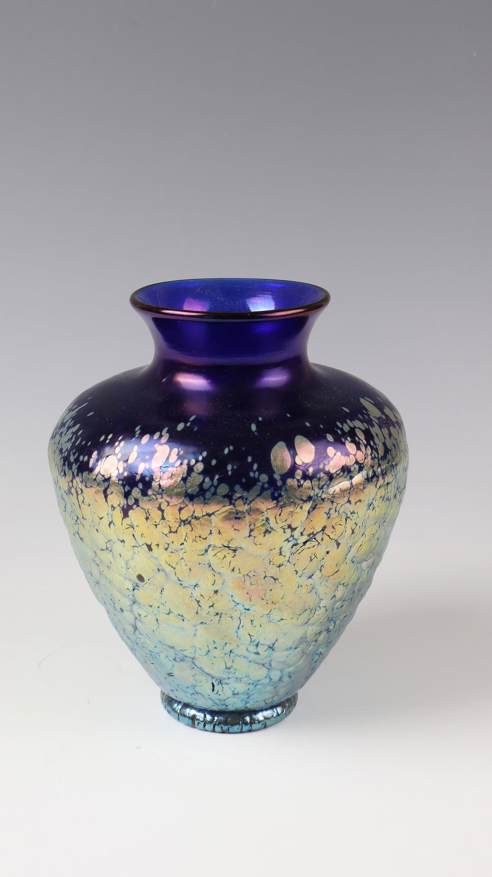 Vase ''Dark Blue Phenomenon Gre 377'' (1 of 2)