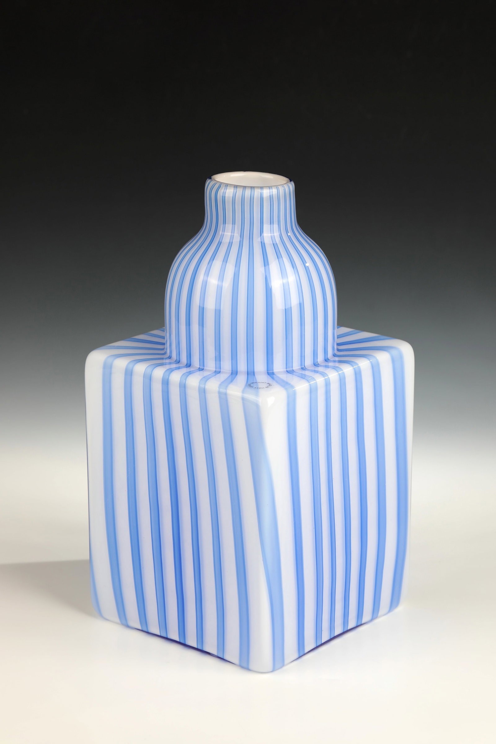 Vase object ''Berito'' (1 of 1)